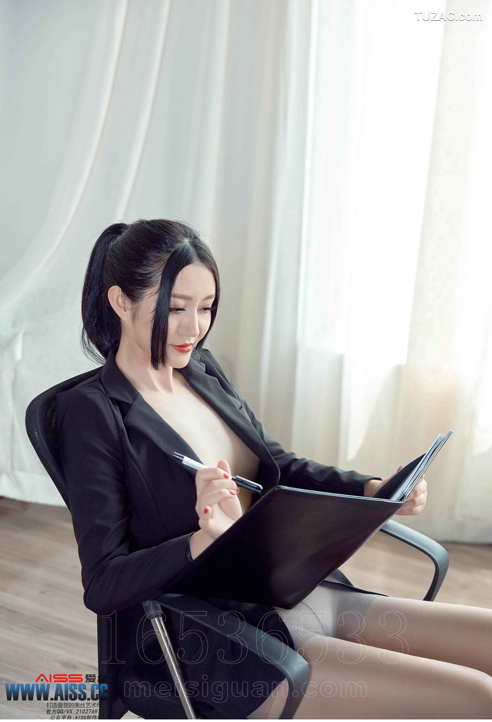 AISS爱丝-TR010-严佳丽-《爱穿裤袜的上司》-钻石版月度特辑