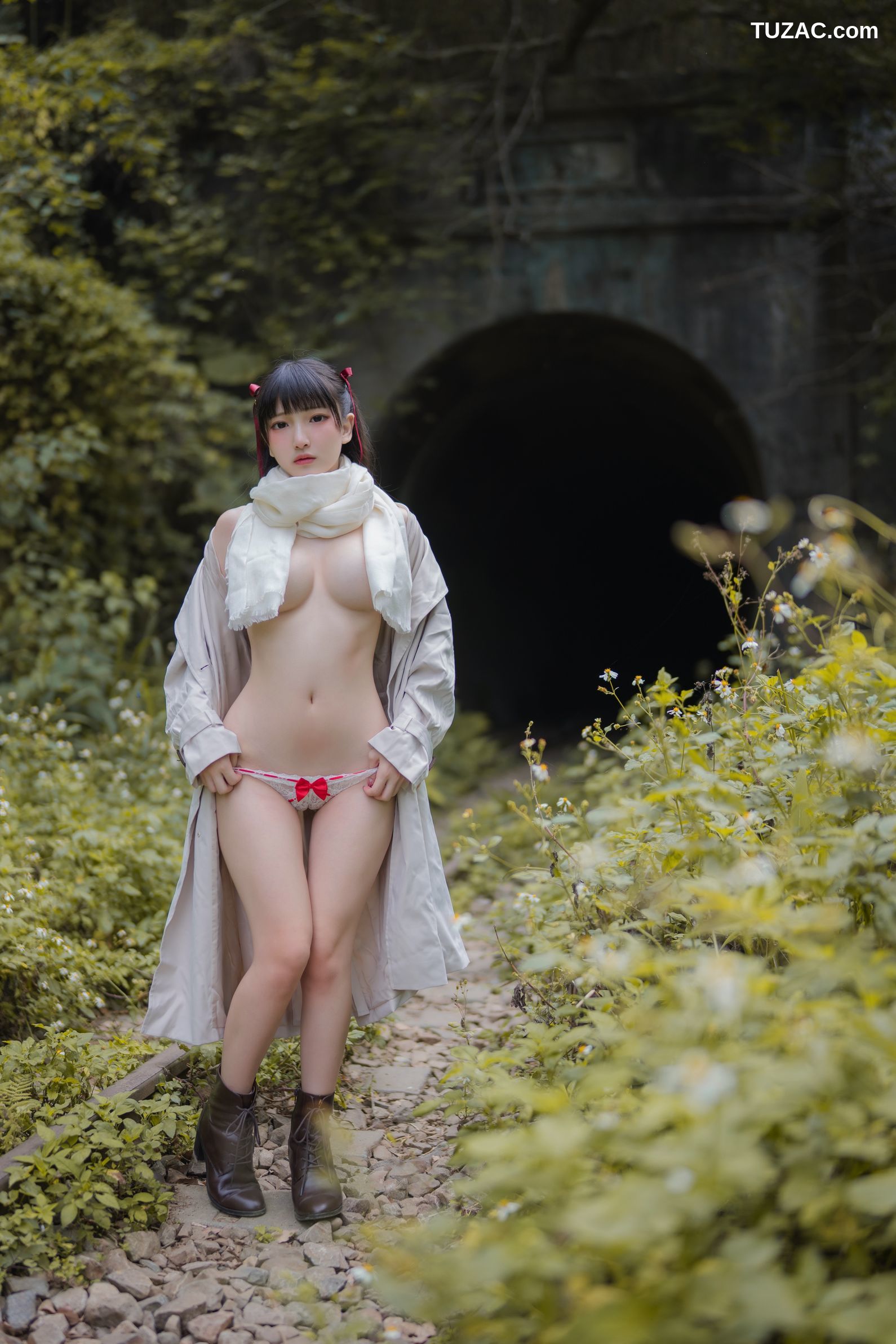 Fantasy-Factory-小丁Ding-网络相册泄露版-Web-Photobook-Leak-户外露出