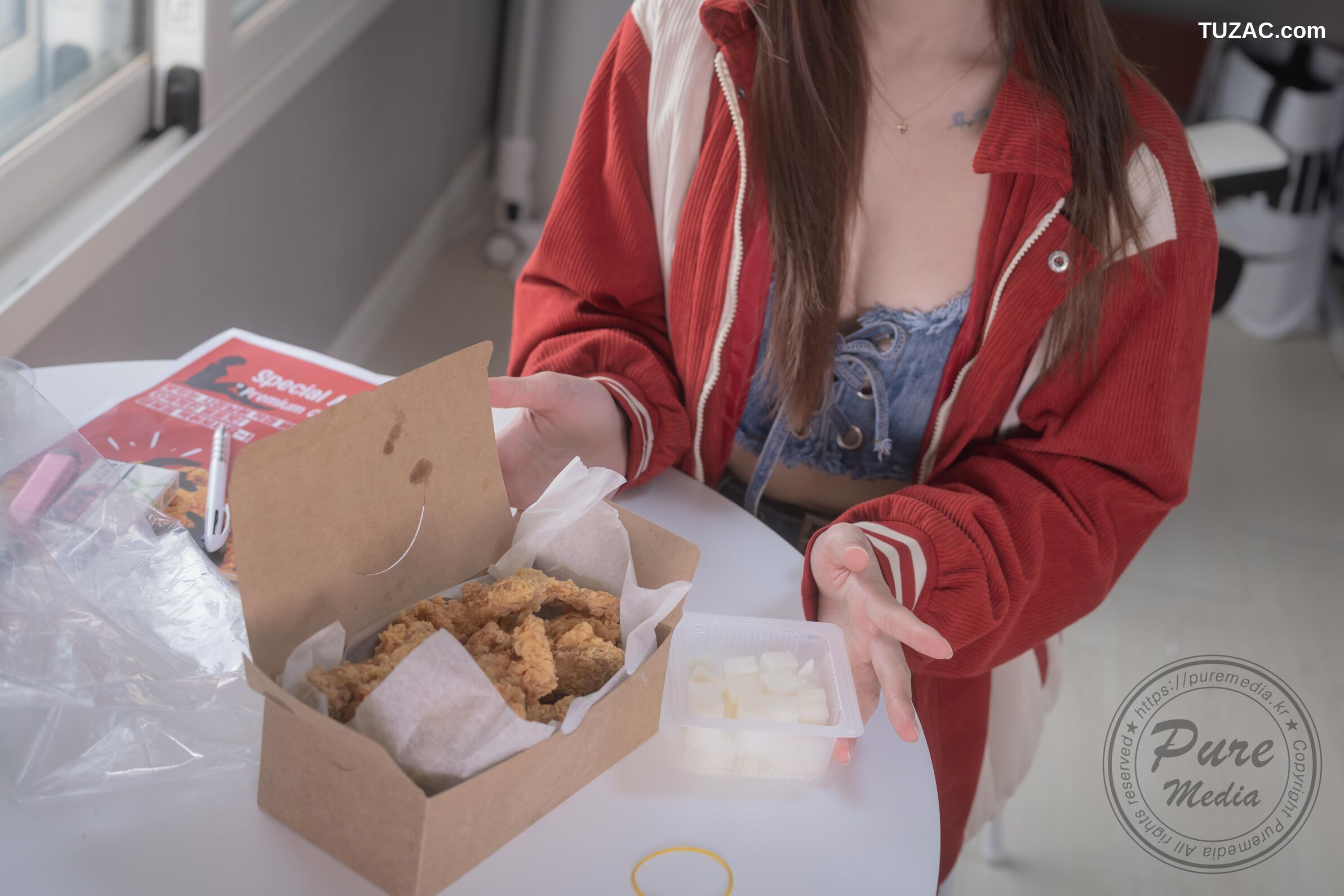 Yeha-Expensive-and-Delicious-Naked-Hen-Pure-Media-Vol.277