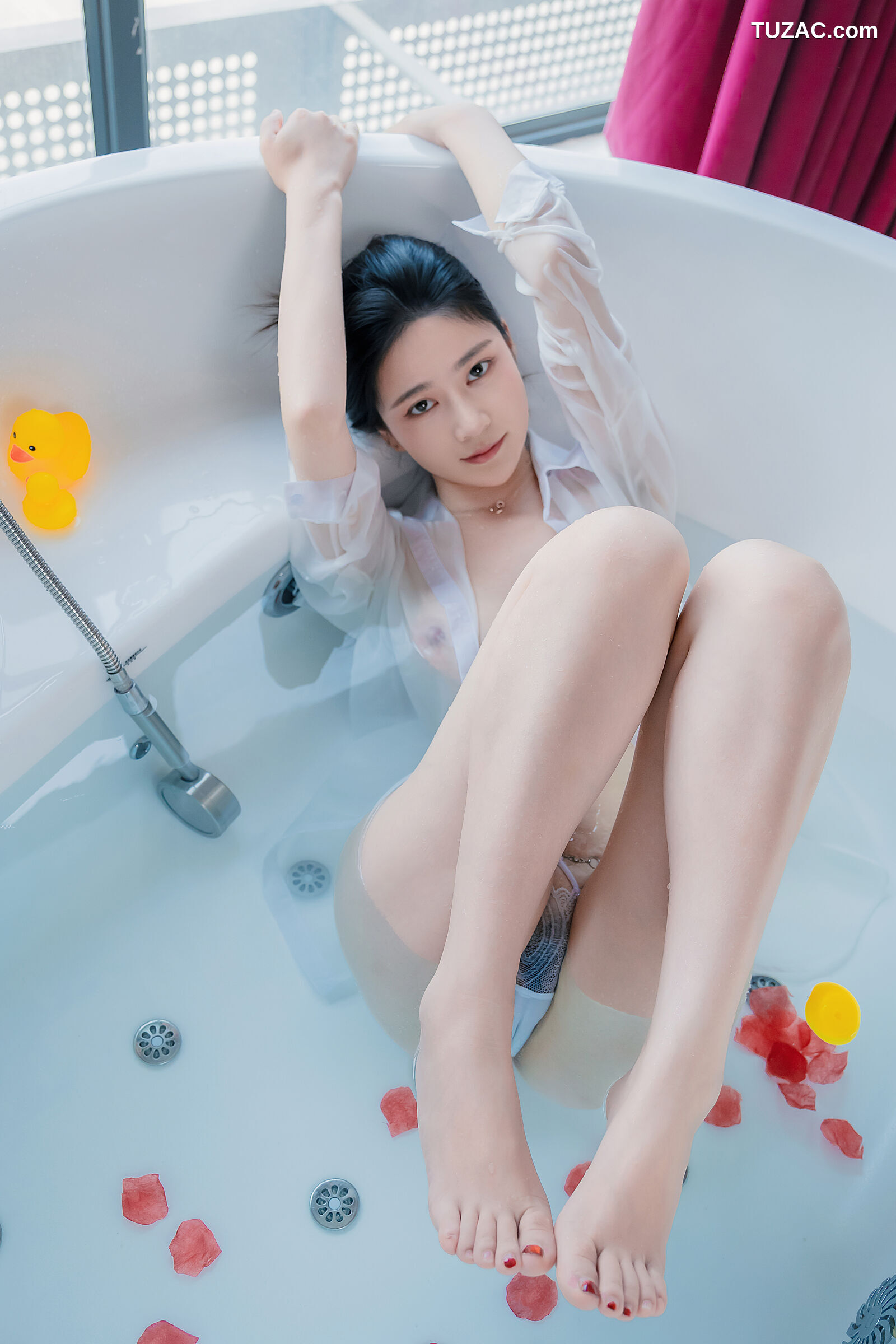 年年-浴女