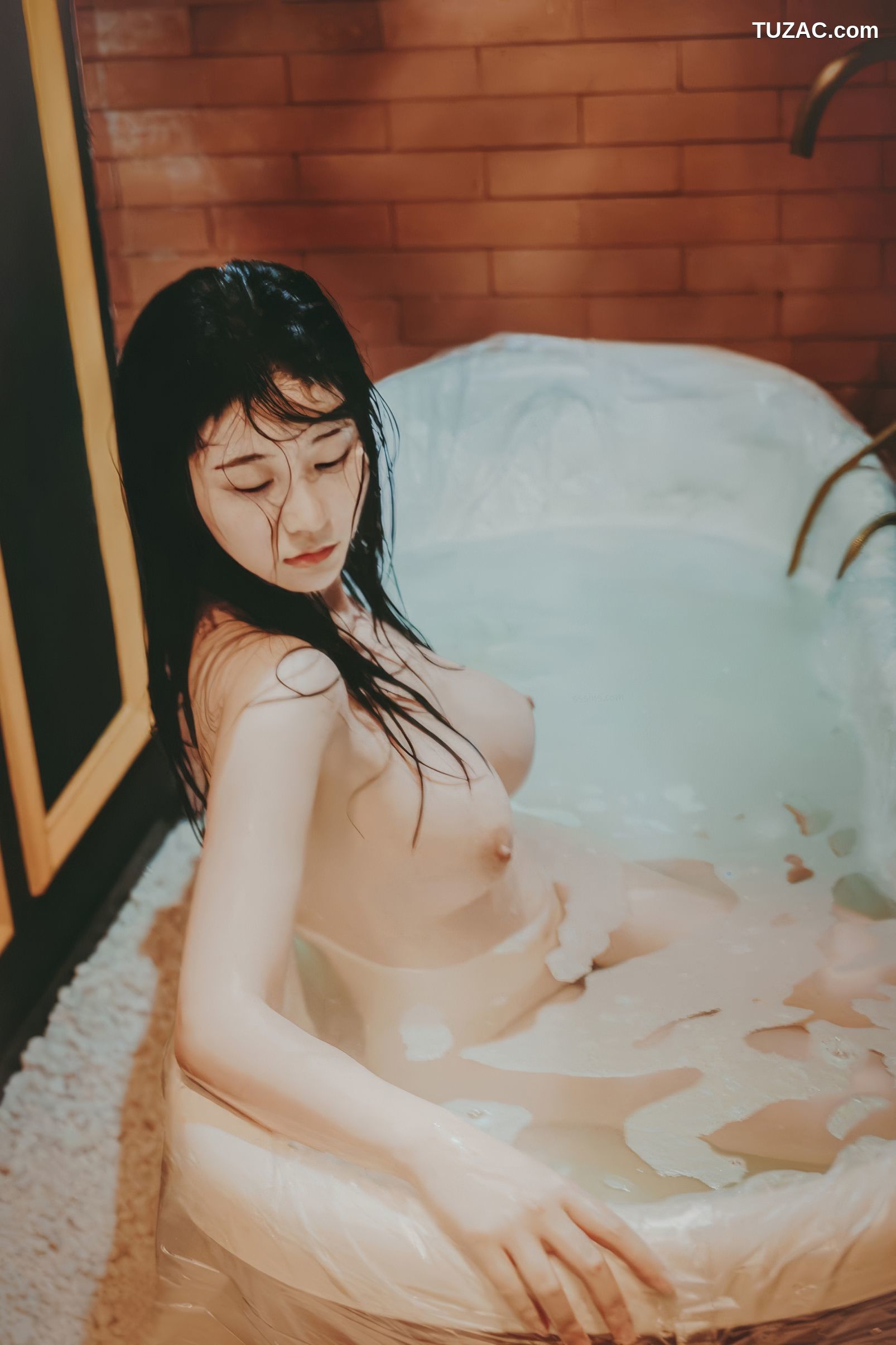 年年Nnian-沐浴