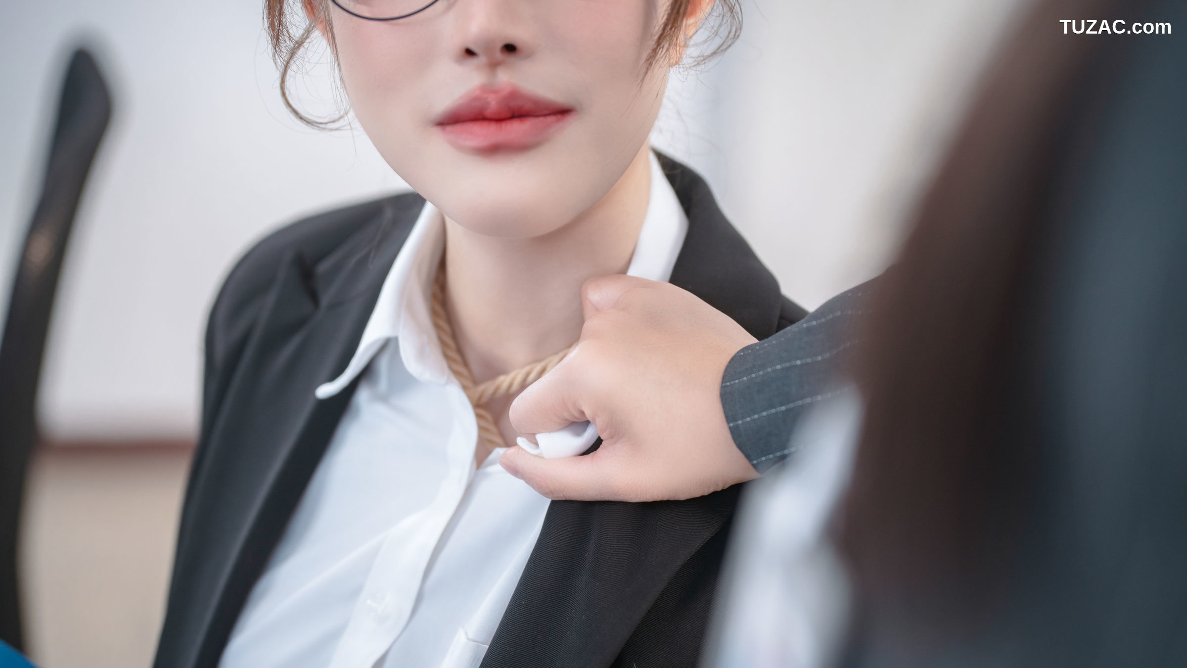 鹿八岁-女上司和女下属