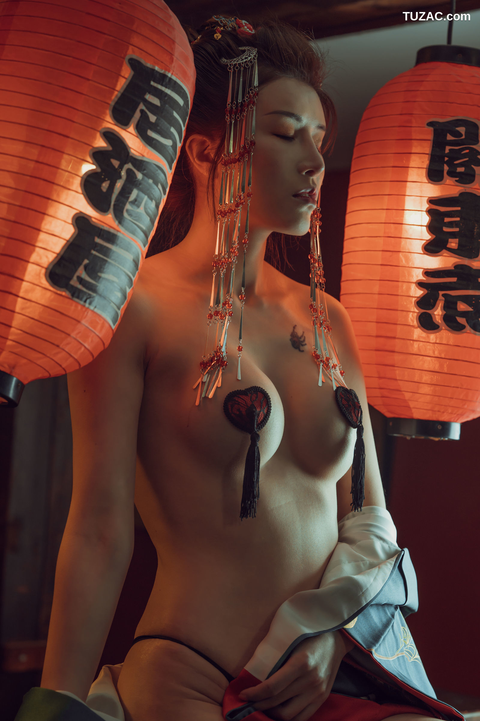 鹿八岁-酒醉的和服少女