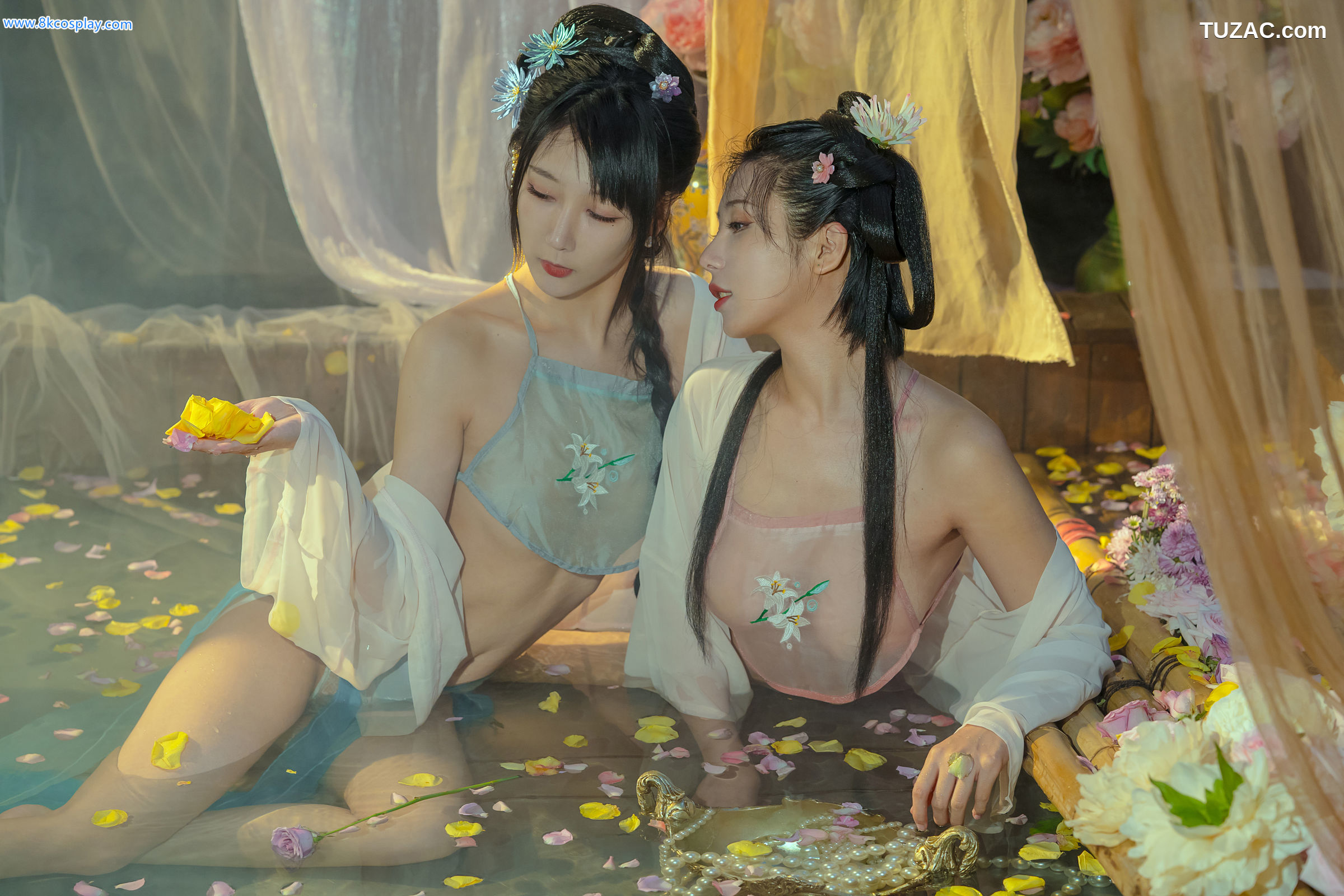 云溪溪-024-奶桃-水池-Hot-Tub