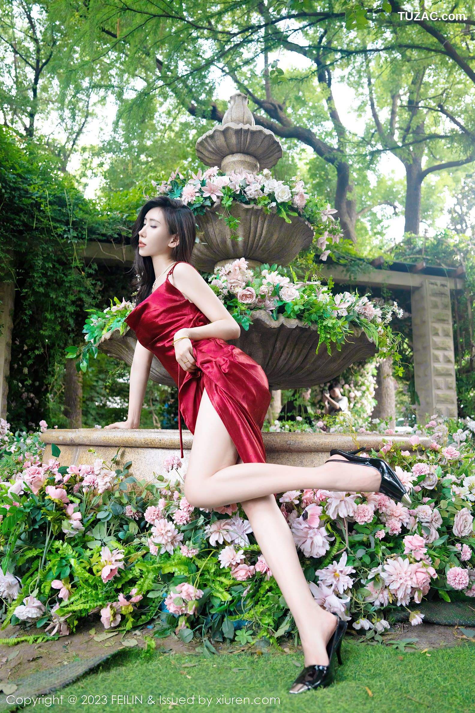 FeiLin嗲囡囡-467-章芃芃-红色吊带裸背礼服裙黑丝-2023.08.29