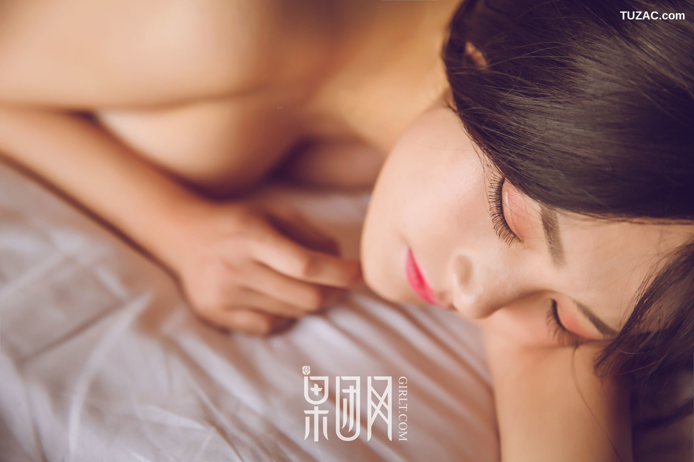 GIRLT果团网-035-皮蛋儿-娇艳嫩模肤若凝脂