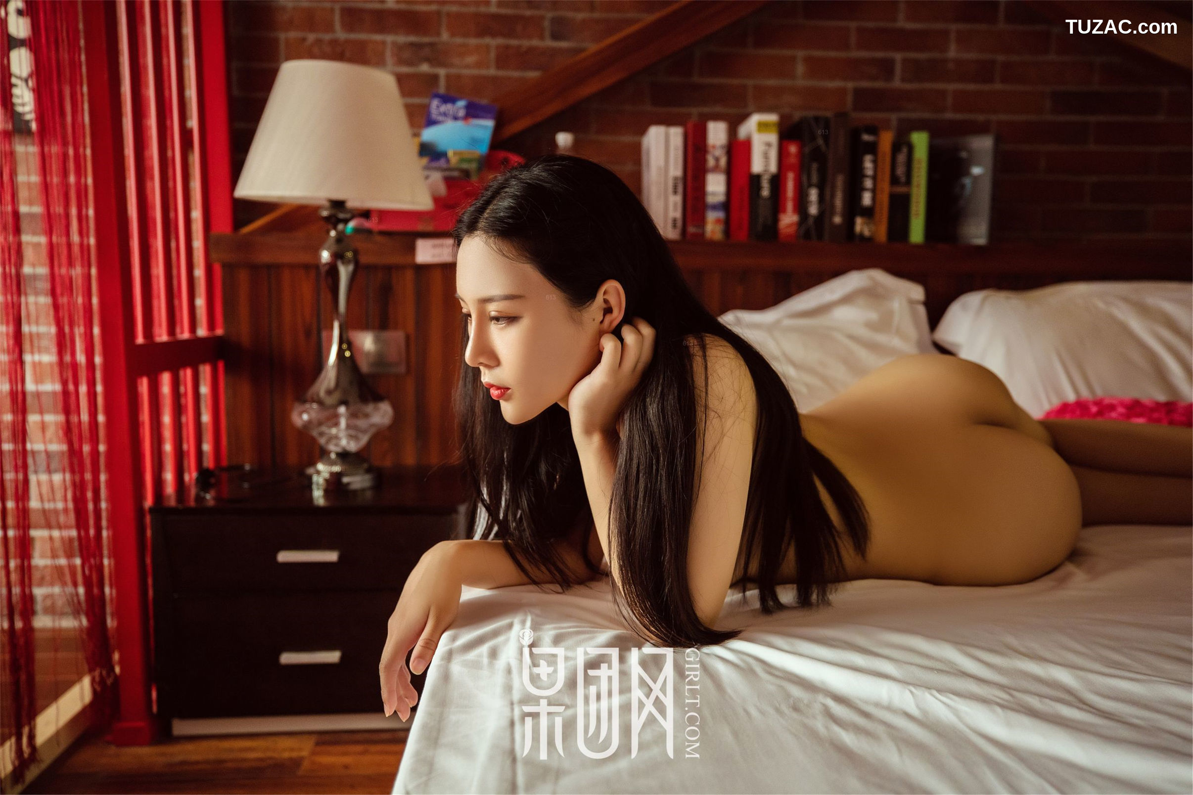 GIRLT果团网-038-钟紫怡-乳神-浴缸狗狗趴