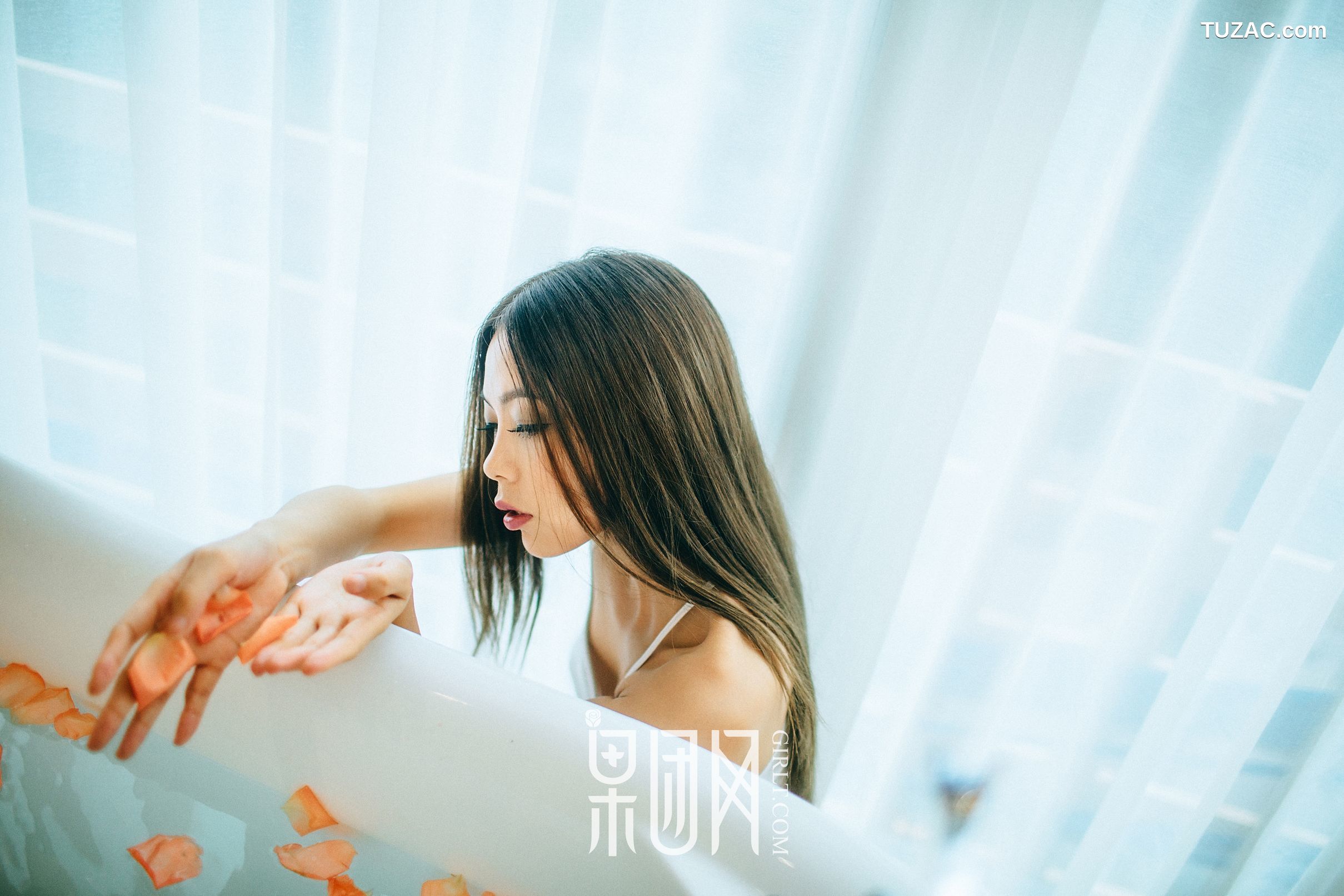 GIRLT果团网-058-清纯女酮体如玉雪白嫩肤