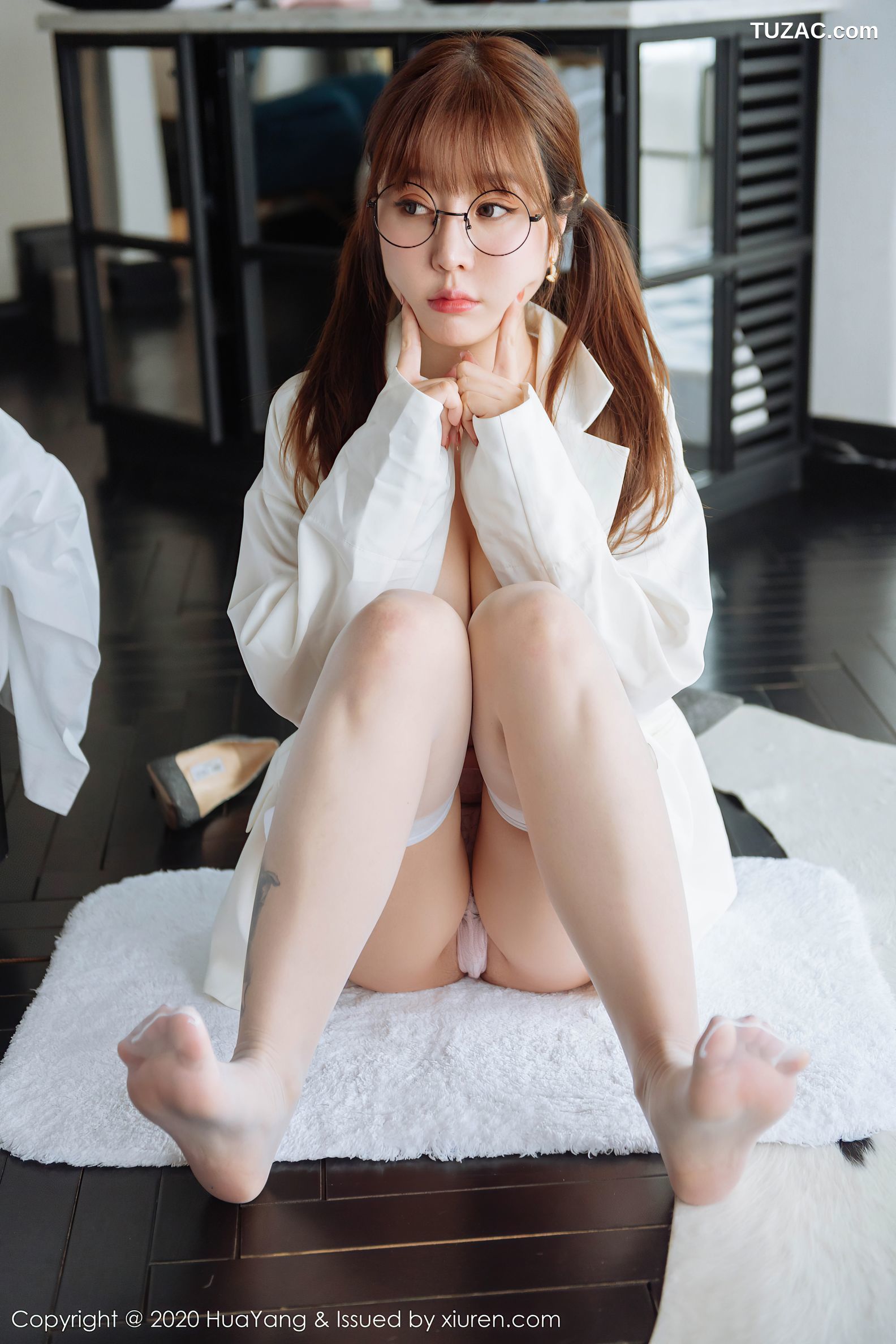 HuaYang花漾-277-王雨纯-粉色内衣与双马尾眼镜0L