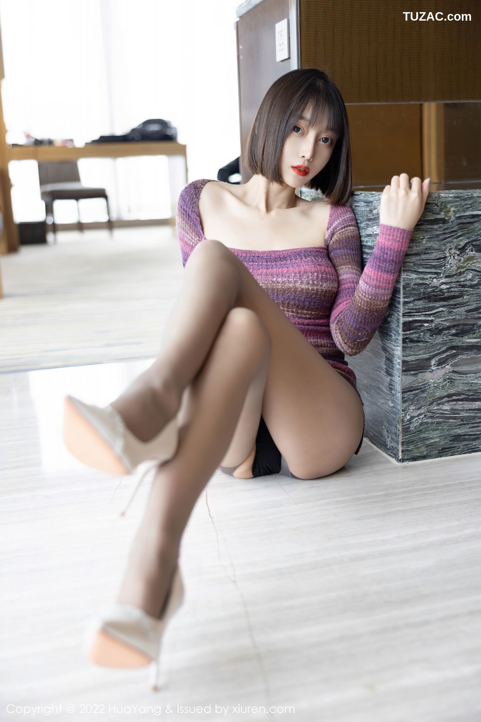 HuaYang花漾-487-玥儿玥-条纹针织短裙黑丝-2022.02.25