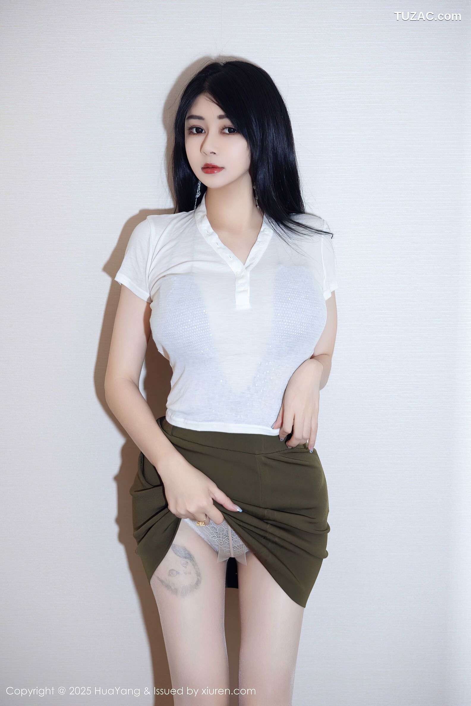 HuaYang花漾-647-凯竹Quinn-轻透白色T恤墨绿短裙亮片情趣内衣-2025.09.29