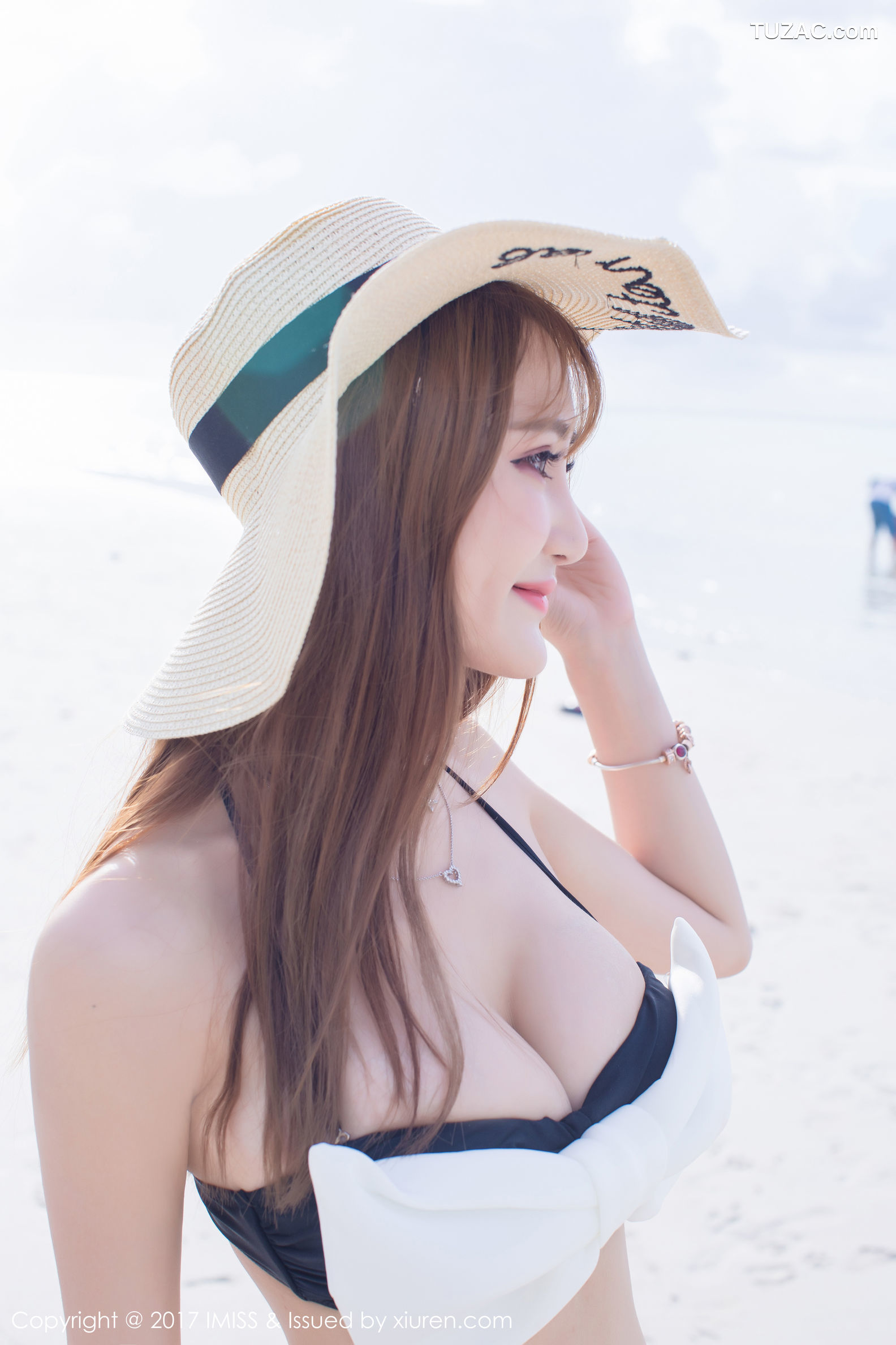 IMiss爱蜜社-179-妤薇Vivian-沙巴旅拍-绝美芭比娃娃