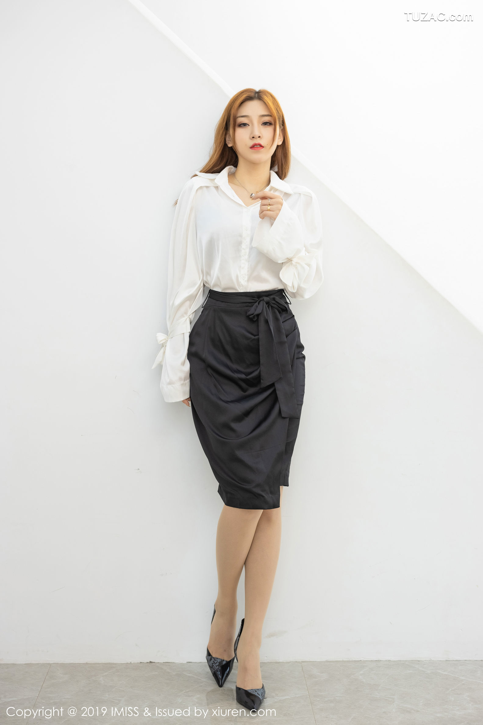 IMiss爱蜜社-359-莉娜Lena-白衬衣黑短裙