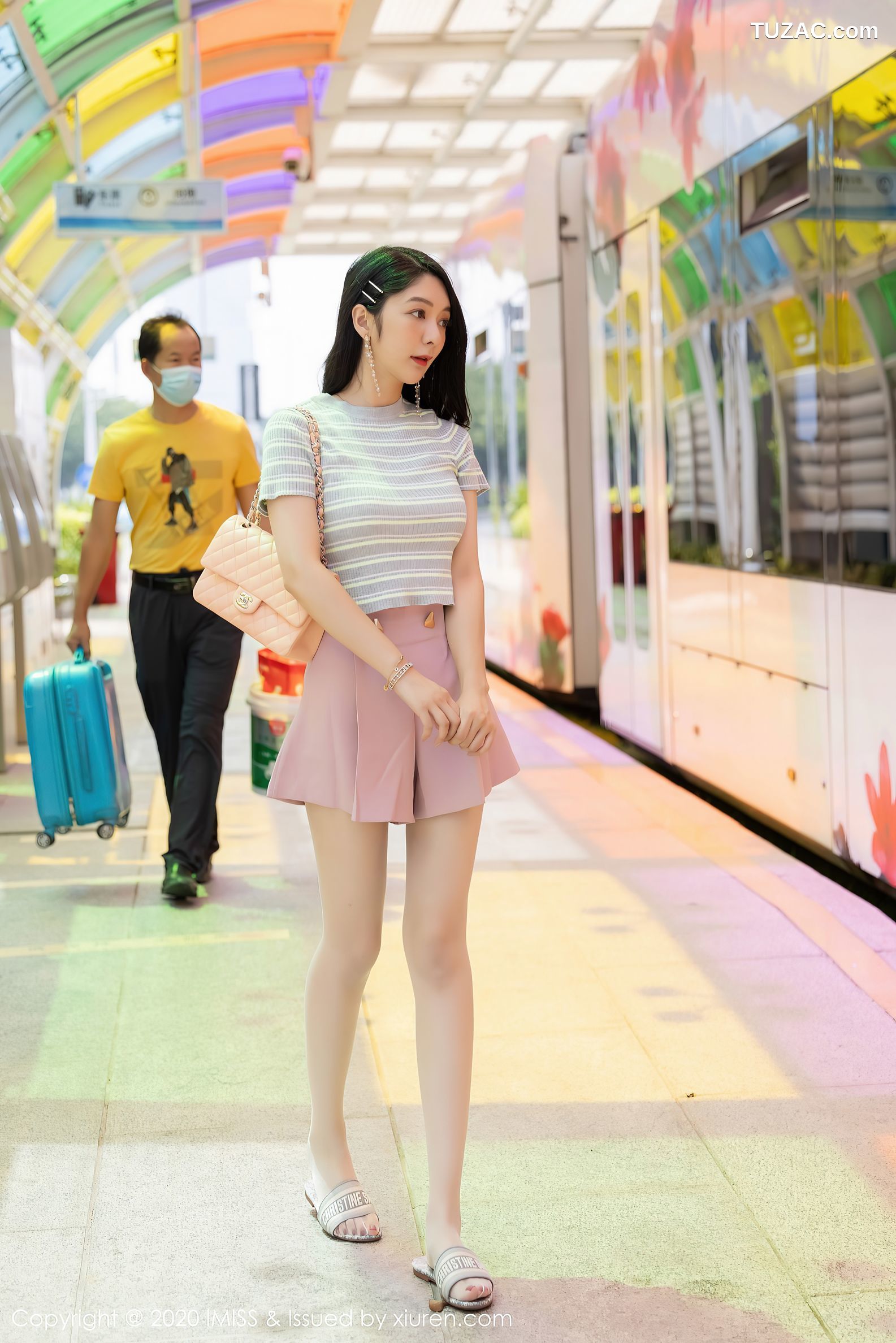 IMiss爱蜜社-526-angela小热巴-靓丽车拍与极致朦胧美腿系列