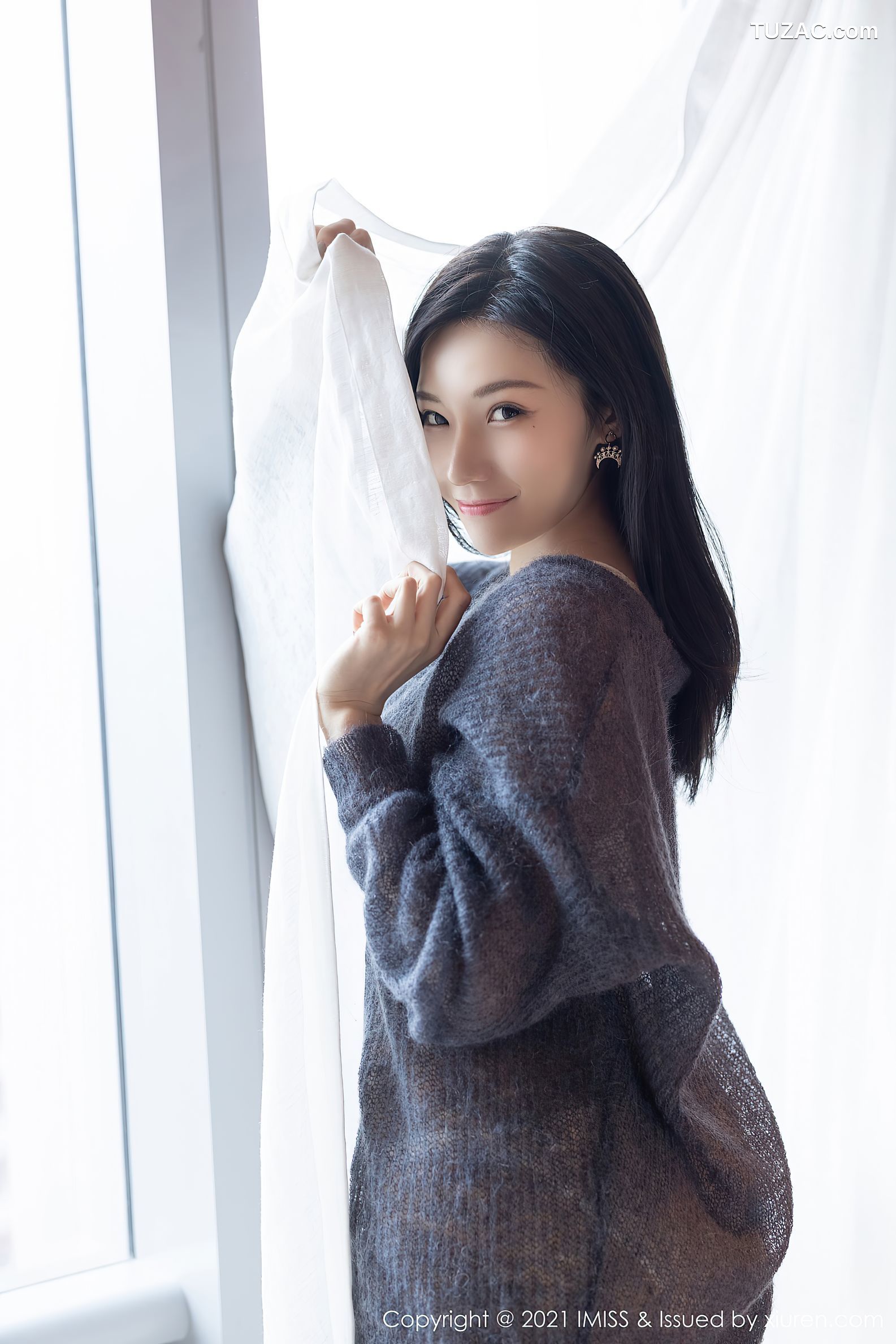 IMiss爱蜜社-571-小狐狸Kathryn-时尚牛仔裤街拍-白色蕾丝内衣-2021.04.01