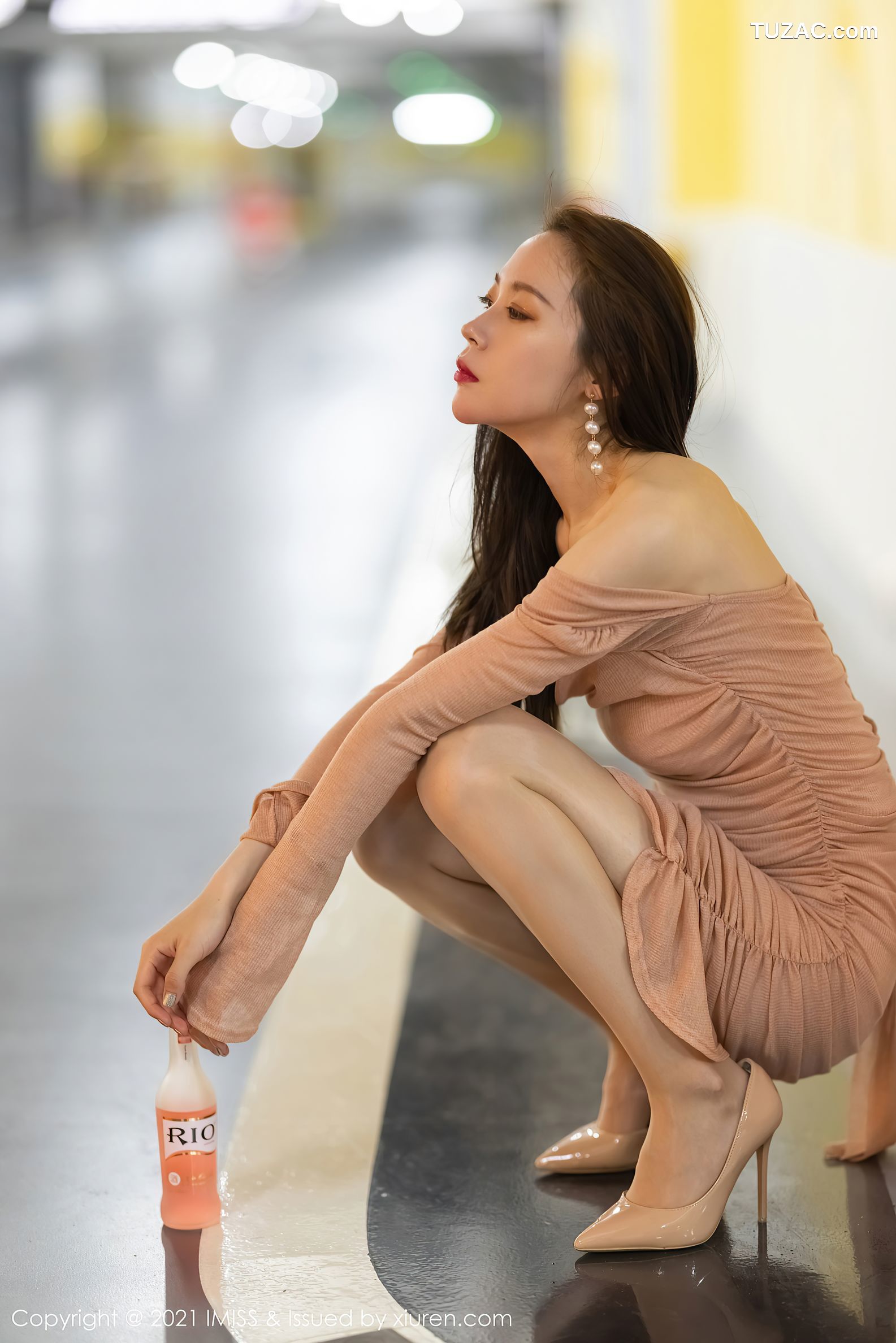 IMiss爱蜜社-596-梦心月-浅粉连衣裙肉丝袜蕾丝内裤-2021.05.26