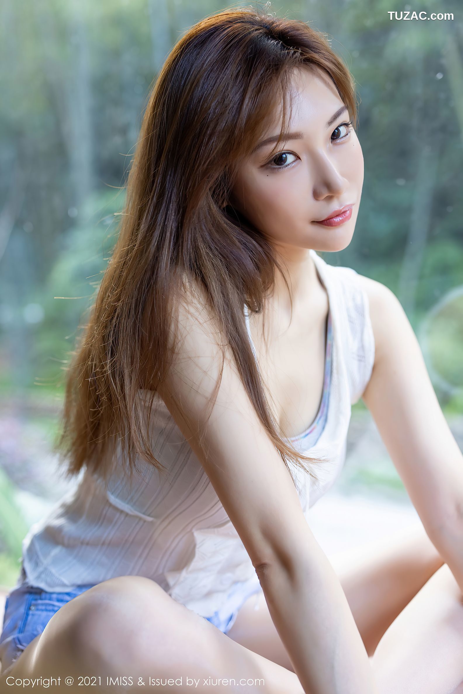 IMiss爱蜜社-638-小狐狸Kathryn-心愿旅拍图书管超A牛仔短裤-2021.10.13