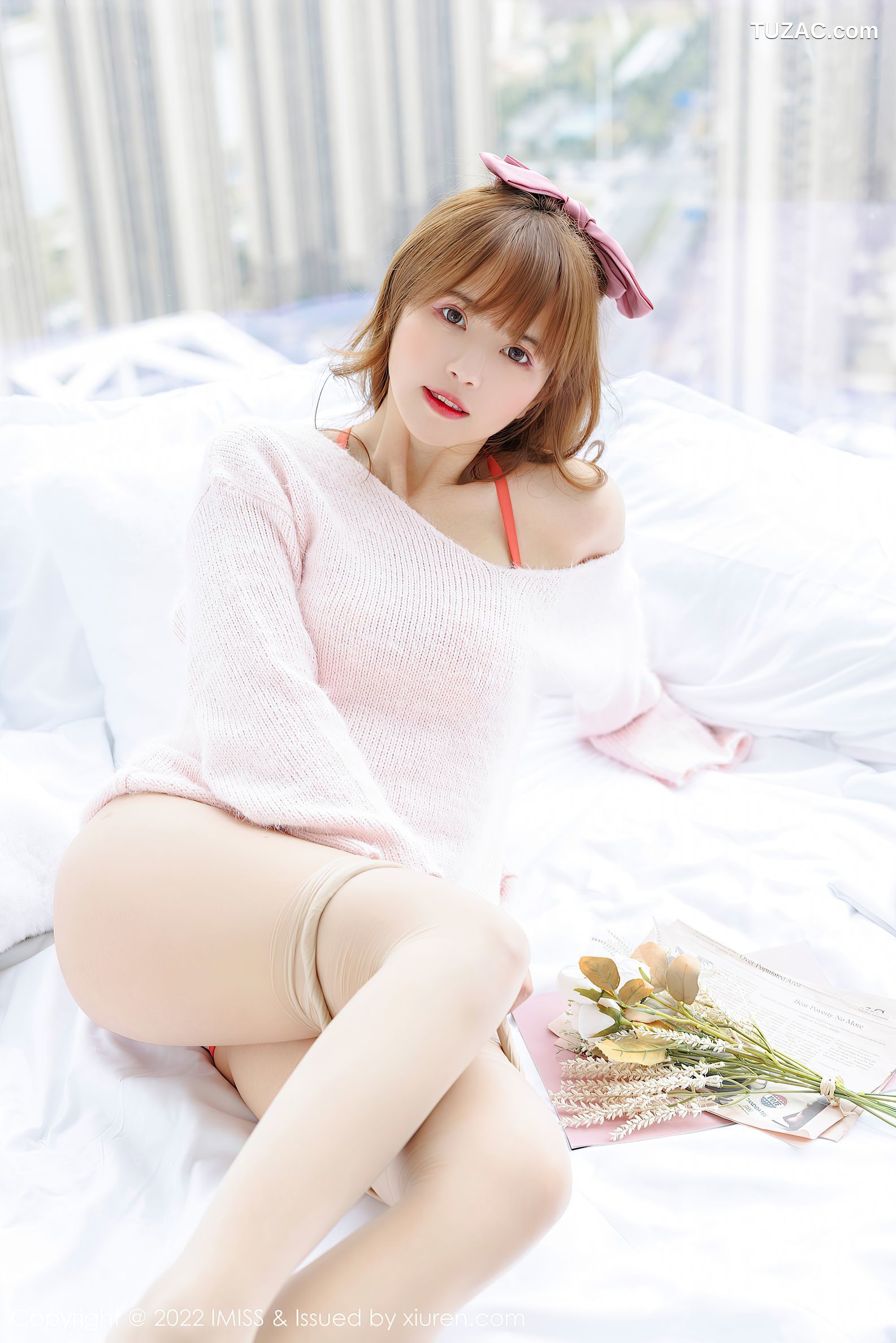 IMiss爱蜜社-677-张思允-粉色上衣红边内衣原色丝袜-2022.04.12