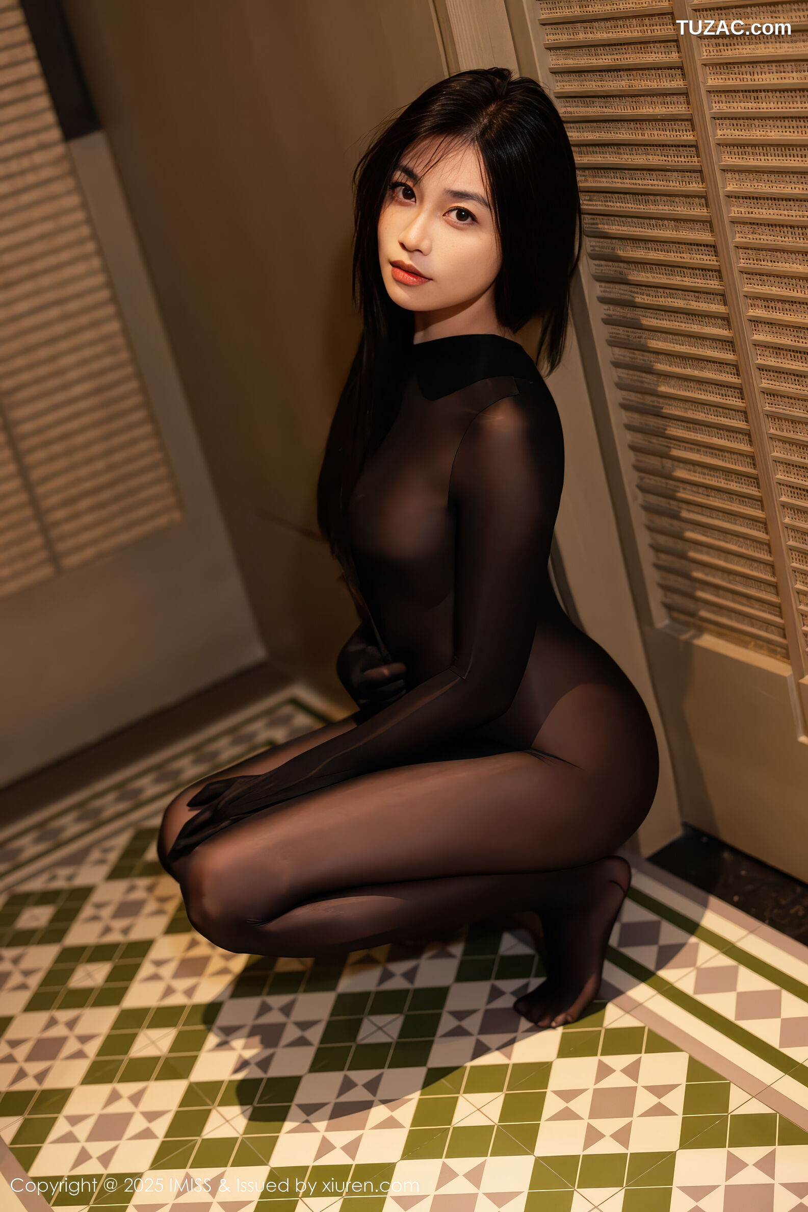 IMiss爱蜜社-803-许诺Sabrina-轻透连体黑丝-2025.12.25