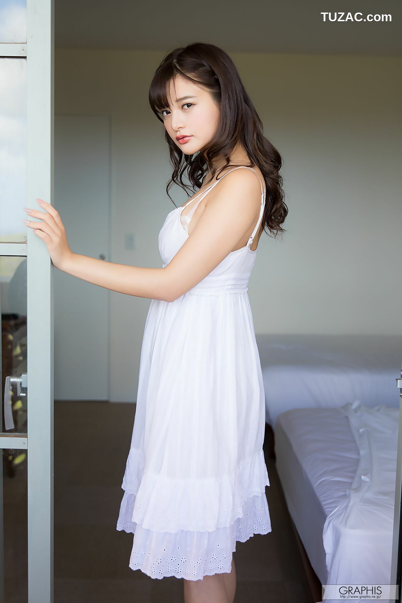 Graphis_ Gals465 ひなたまりん(日向真凛) 《MARIN》 写真集[64P]