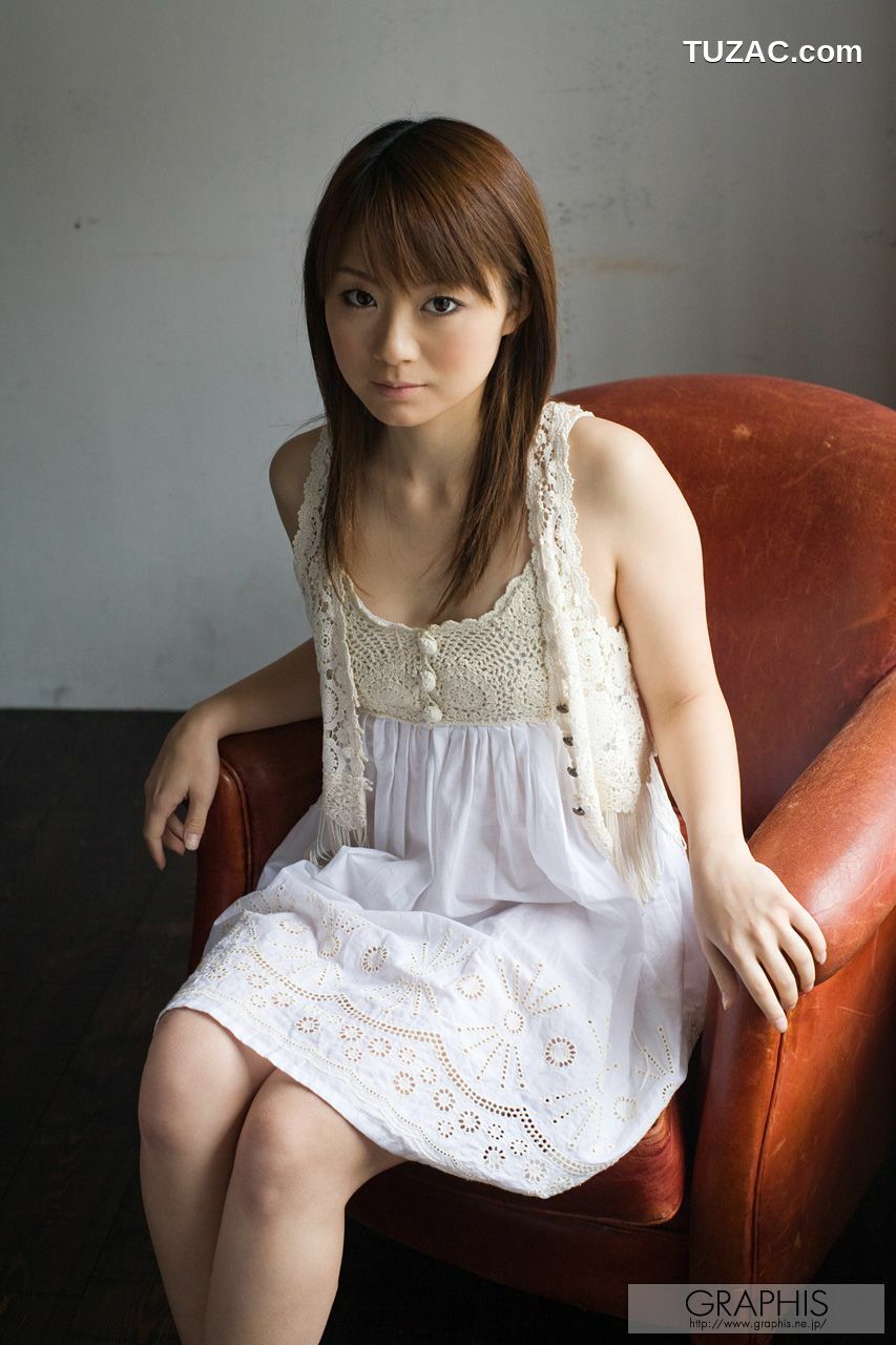 Graphis_Mayuka Akimoto 秋元まゆ花 First Gravure 初脱ぎ娘 写真集[56P]