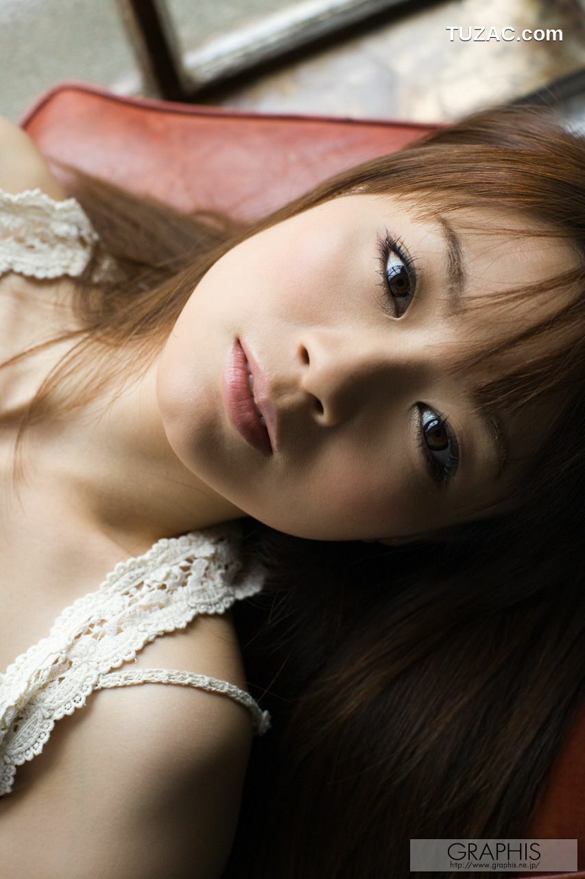 Graphis_Mayuka Akimoto 秋元まゆ花 First Gravure 初脱ぎ娘 写真集[56P]