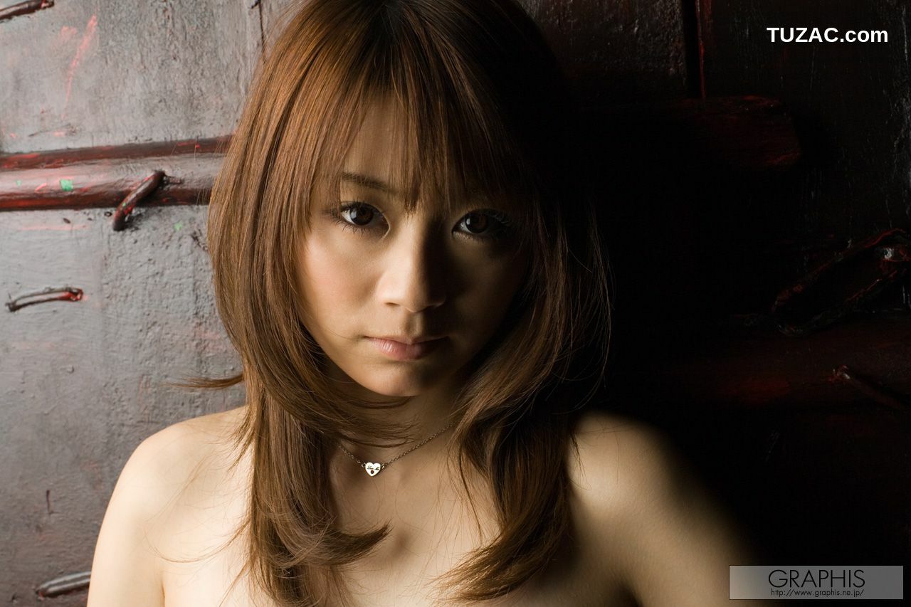 Graphis_Mayuka Akimoto 秋元まゆ花 First Gravure 初脱ぎ娘 写真集[56P]
