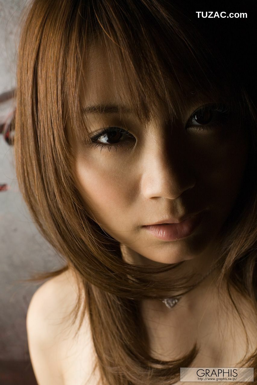Graphis_Mayuka Akimoto 秋元まゆ花 First Gravure 初脱ぎ娘 写真集[56P]