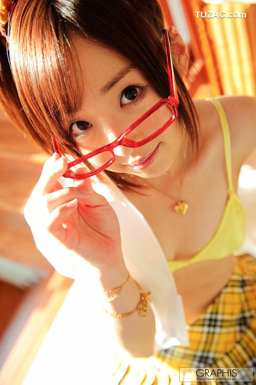 Graphis_あやめ美桜/菖浦美樱 First Gravure 初脱ぎ娘 写真集[42P]