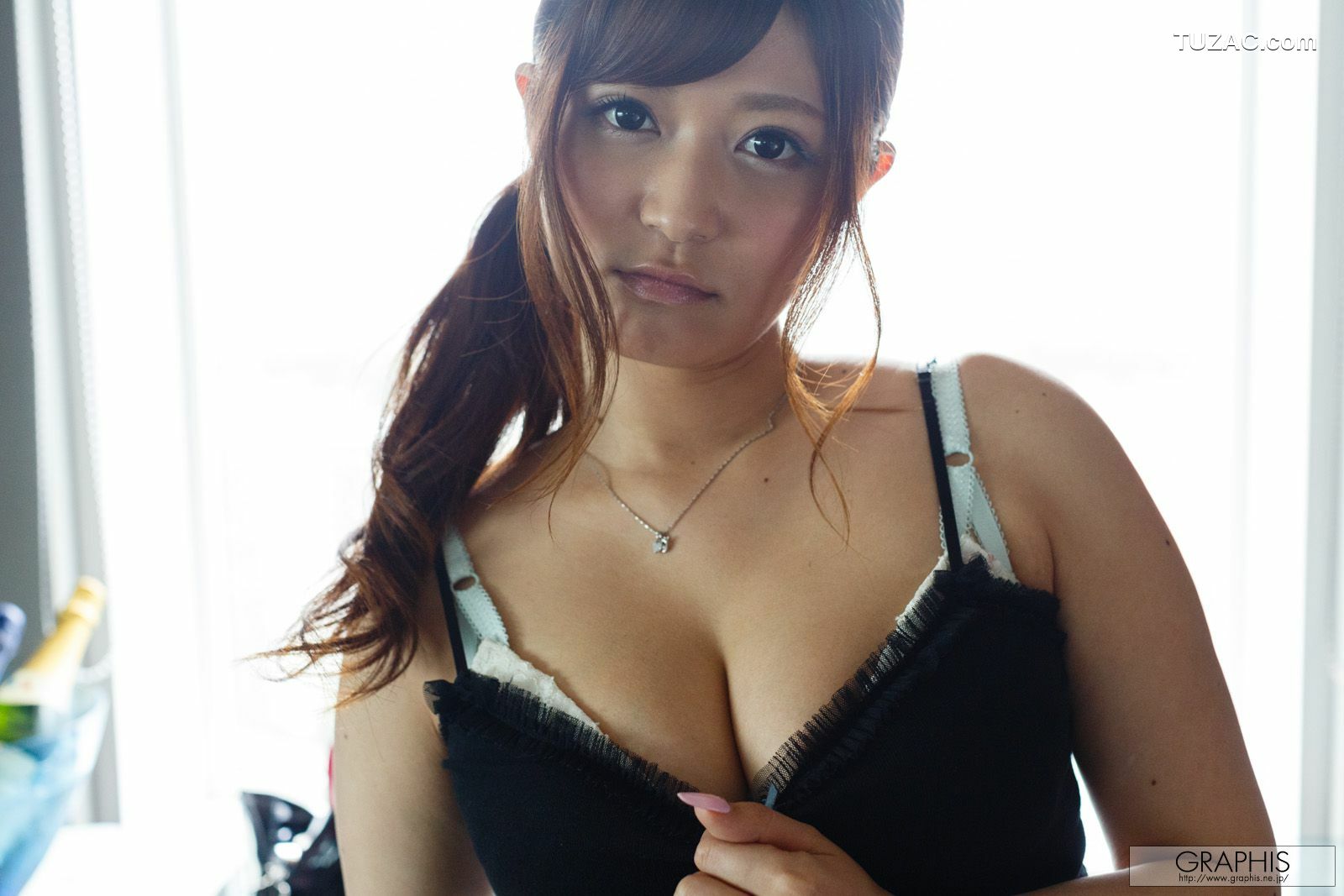Graphis_さとう遥希/佐藤遥希《Harukichi》 Gals 写真集[23P]
