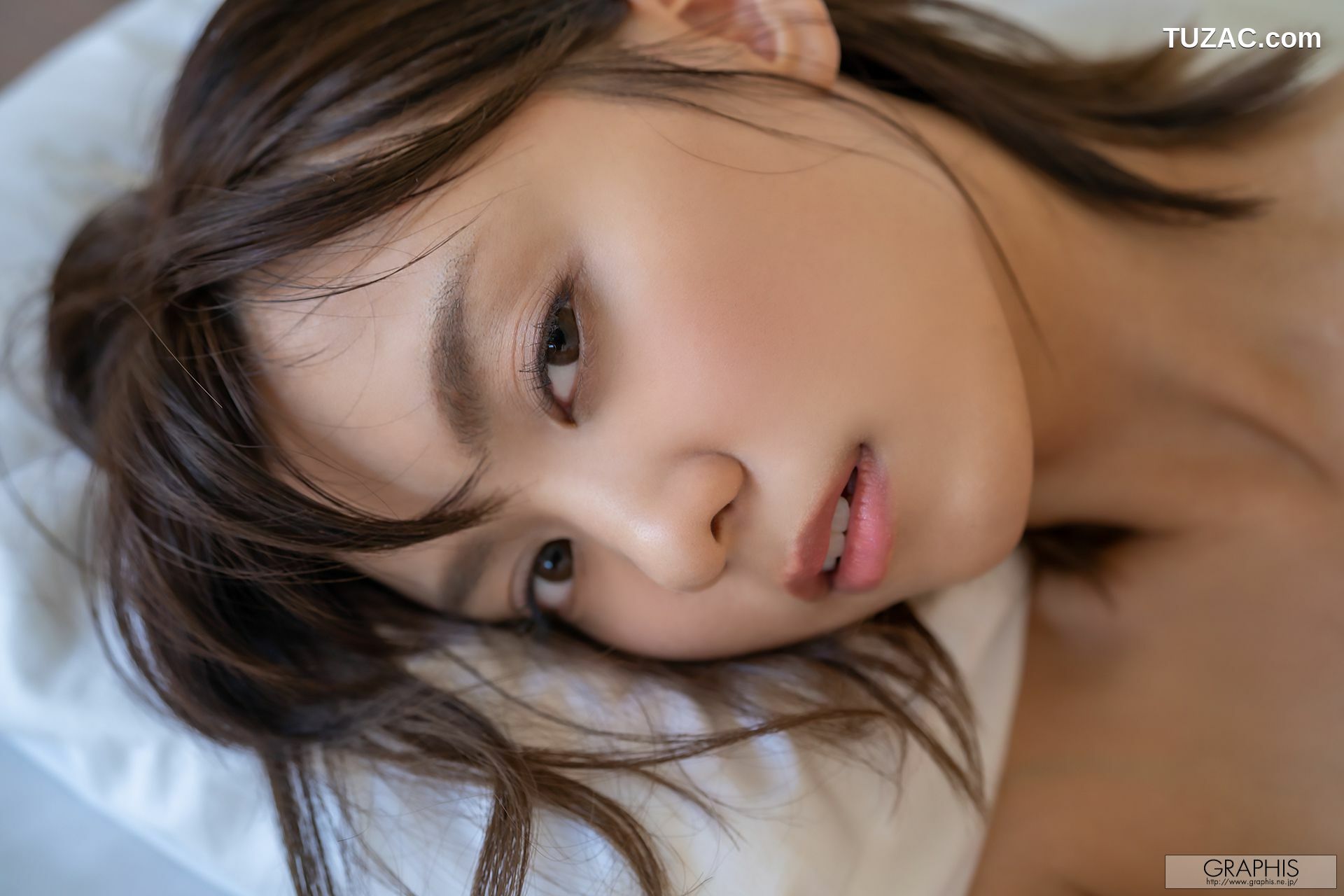 Graphis_もなみ鈴(萌波铃) Suzu Monami First Gravure 初脱ぎ娘 No.167 写真集[62P]