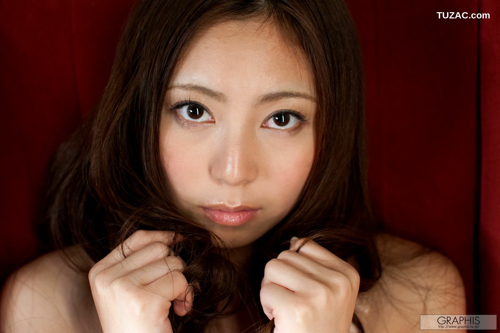 Graphis_仁美まどか/仁美圆香 First Gravure 初脱ぎ娘 写真集[39P]