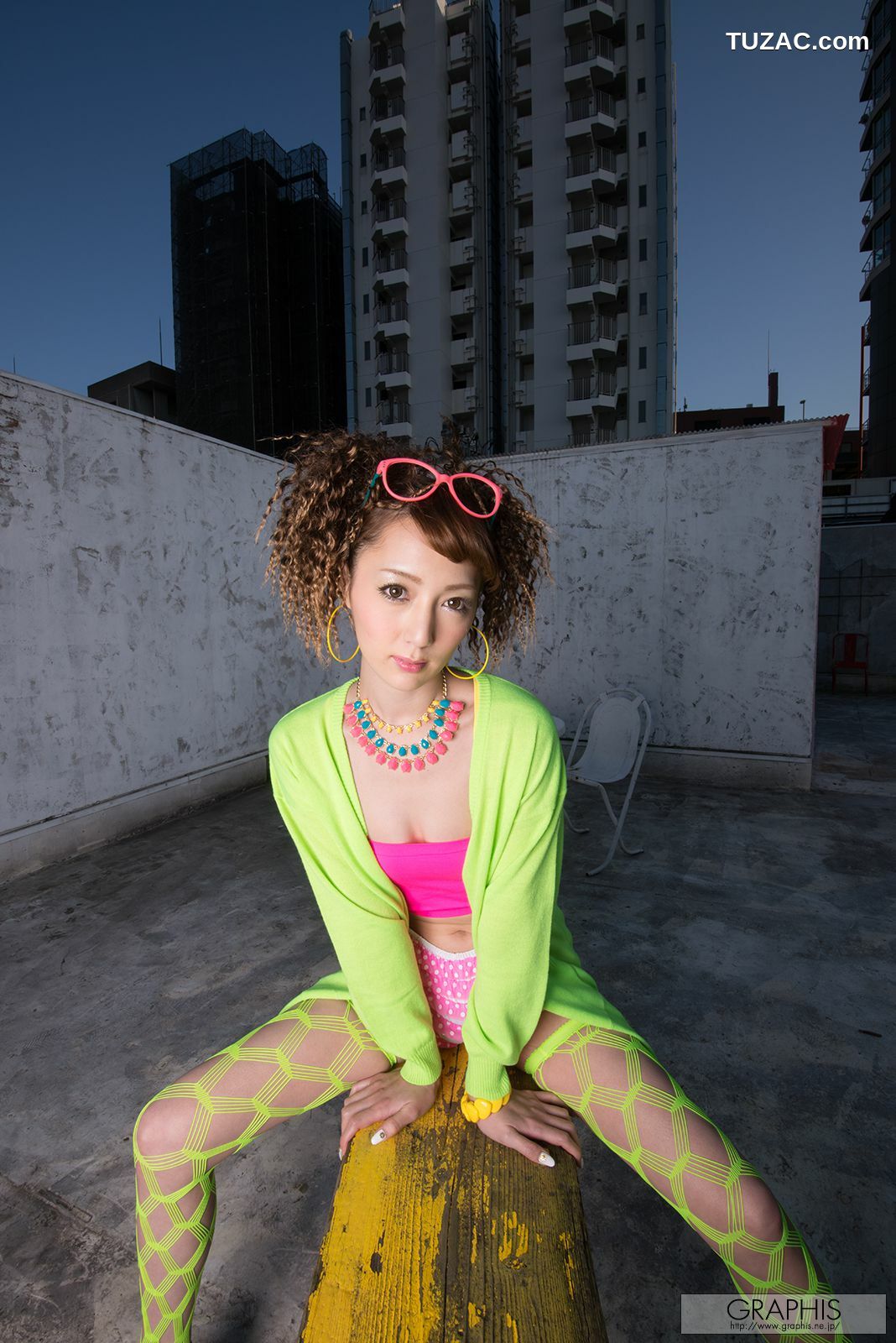 Graphis_冬月かえで《Charms》 Gals 写真集[26P]
