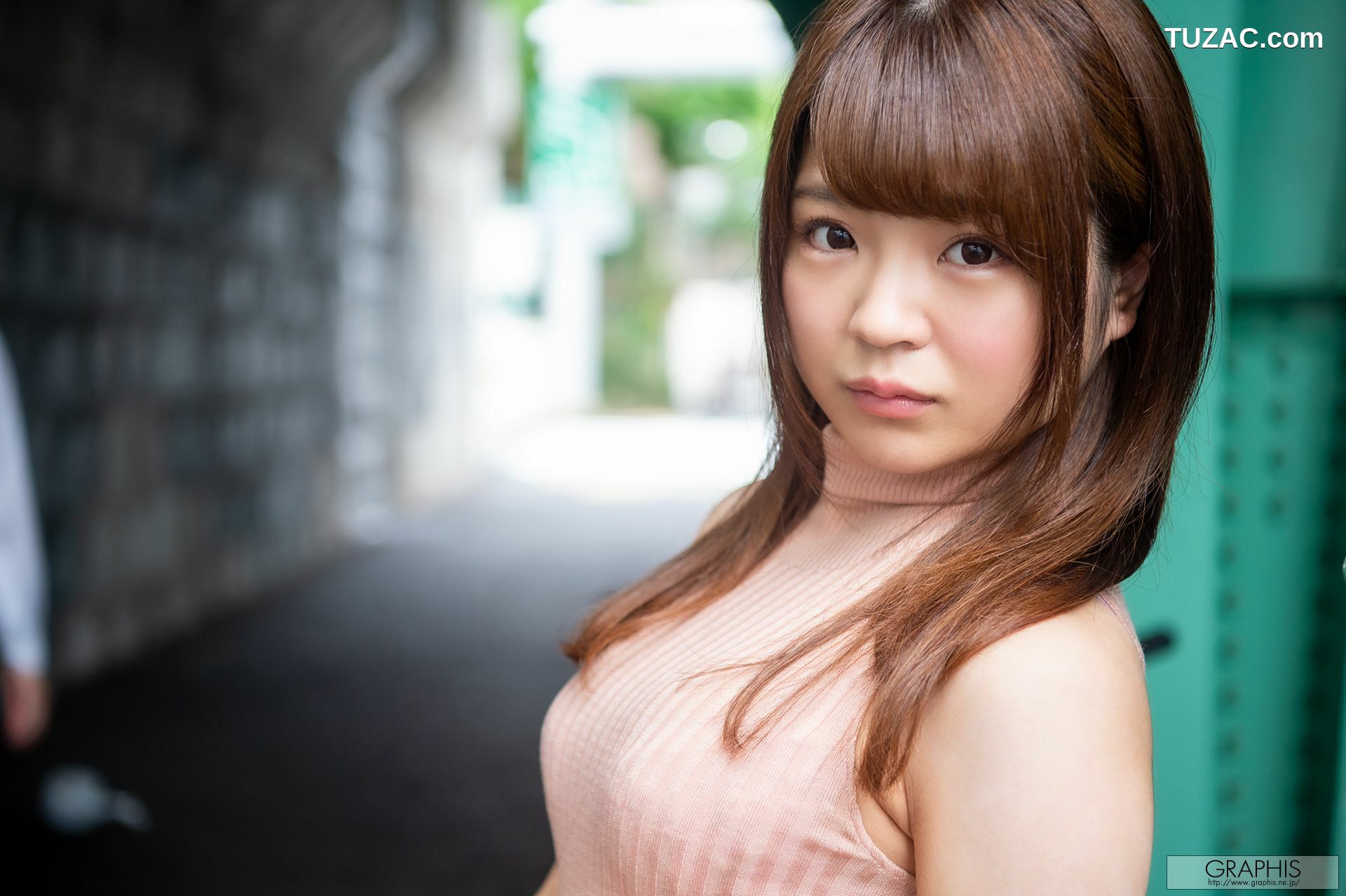 Graphis_初脱ぎ娘 No.166 石原める Meru Ishihara  First Gravure 写真集[80P]