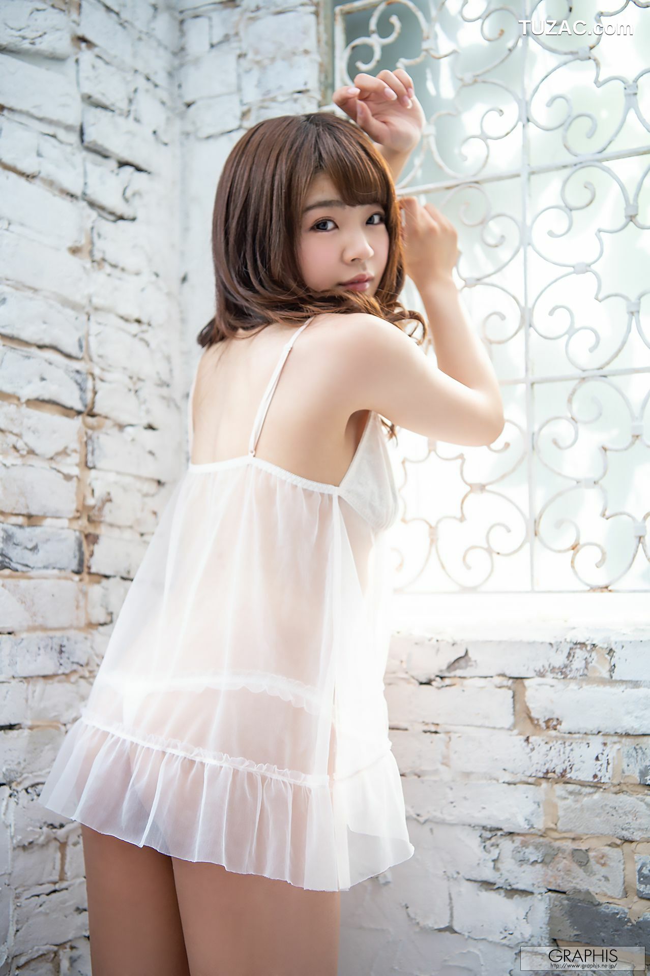 Graphis_初脱ぎ娘 No.166 石原める Meru Ishihara  First Gravure 写真集[80P]