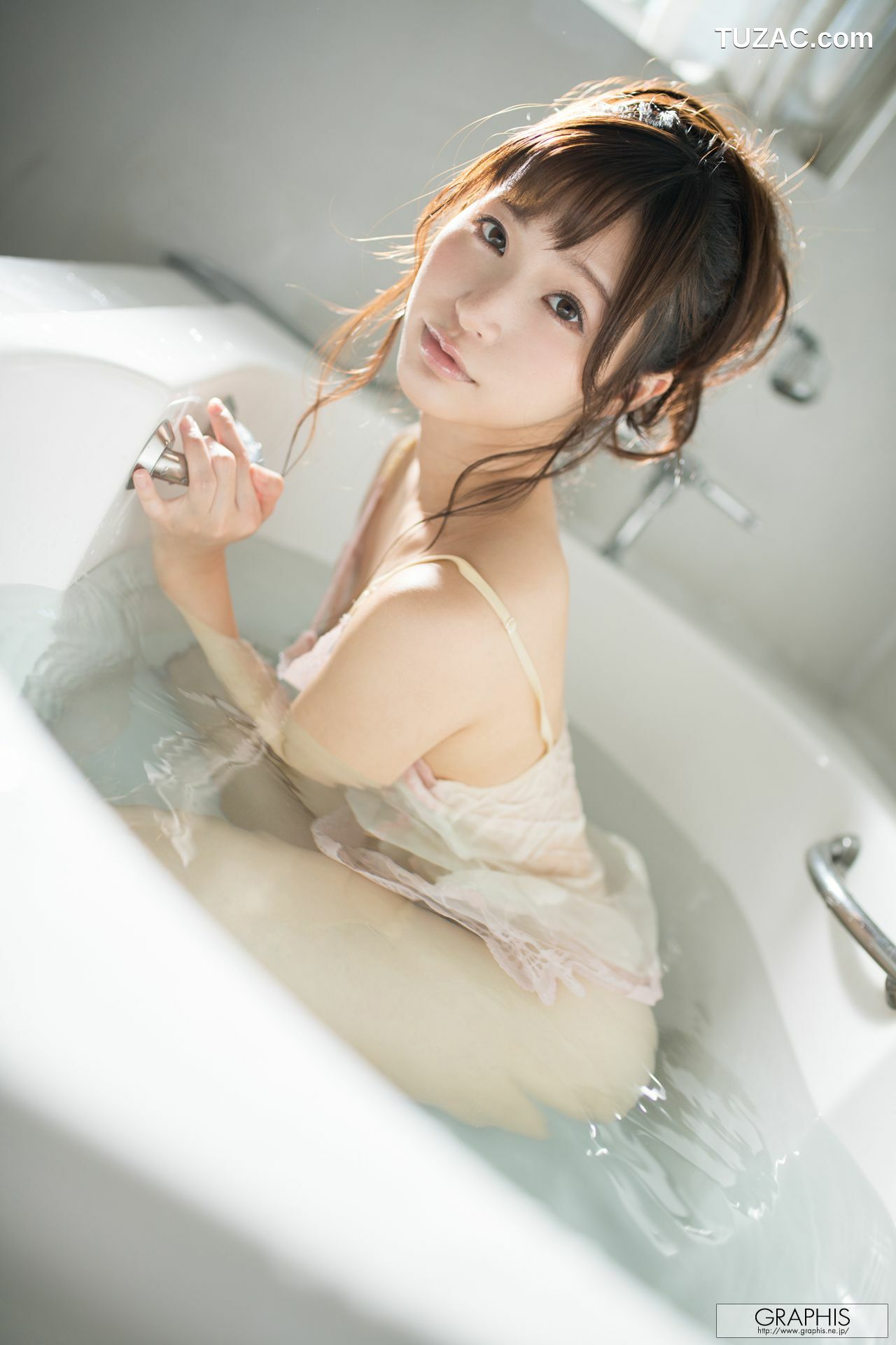 Graphis_天使もえ『Fairy Angel』 Gals 写真集[52P]