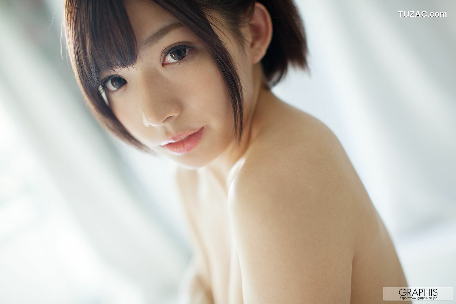 Graphis_成海うるみ/成海丽(広瀬りりあ) First Gravure 初脱ぎ娘 写真集[32P]