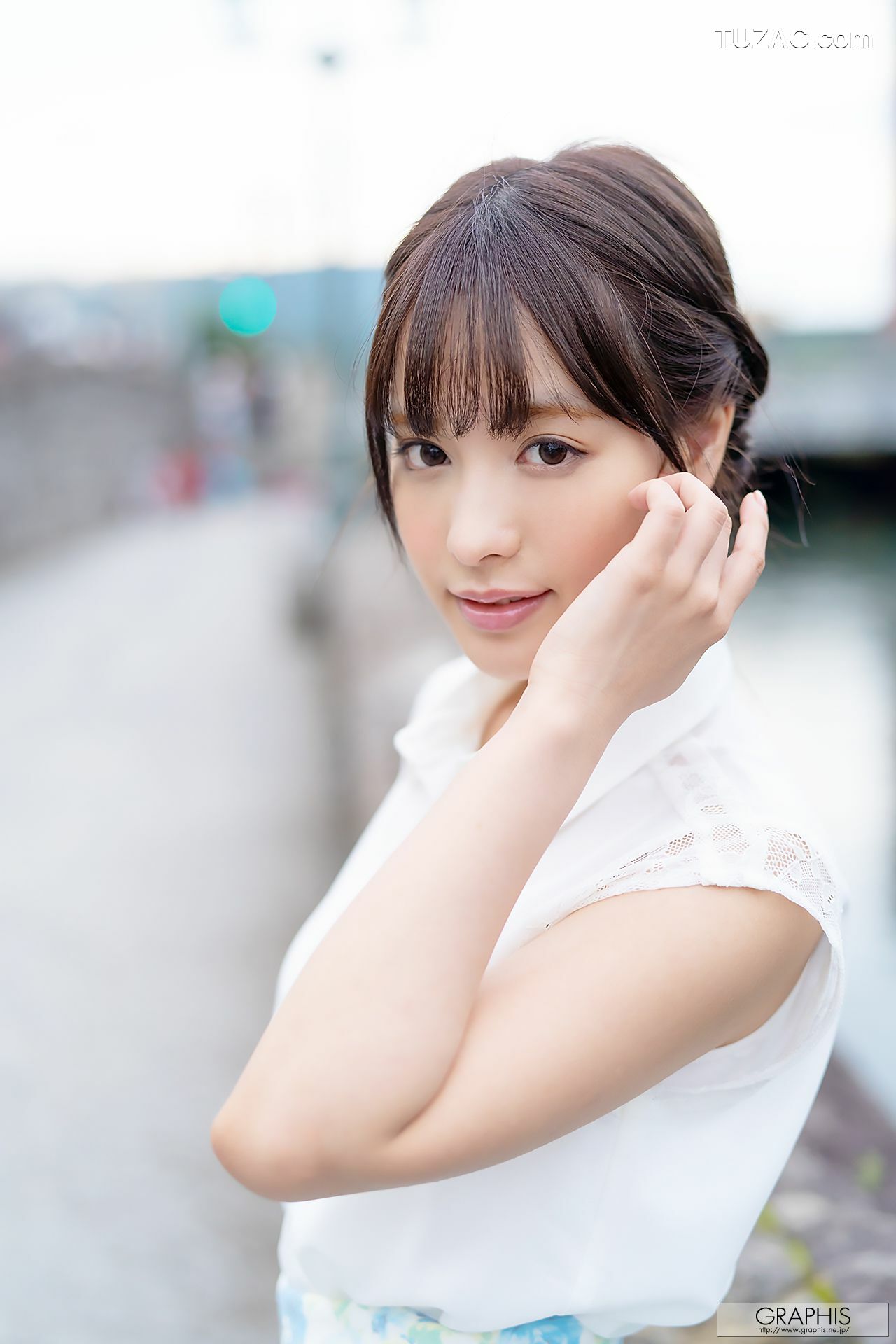 Graphis_桃乃木かな(桃乃木香奈)《Sign》 WINTER SPECIAL 2018 写真集[55P]