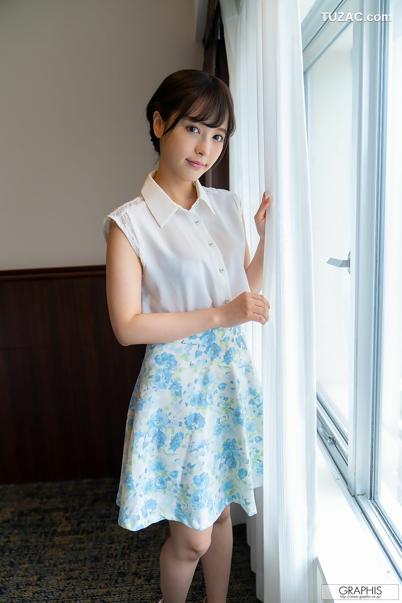 Graphis_桃乃木かな(桃乃木香奈)《Sign》 WINTER SPECIAL 2018 写真集[55P]