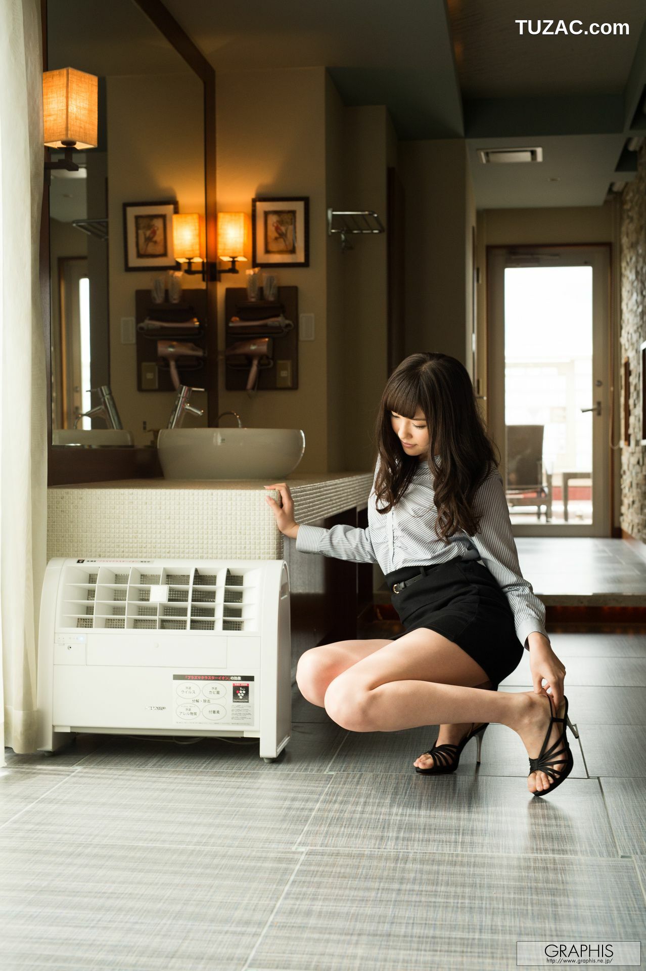 Graphis_橋本ありな《Angel whisper》 Gals 写真集[63P]