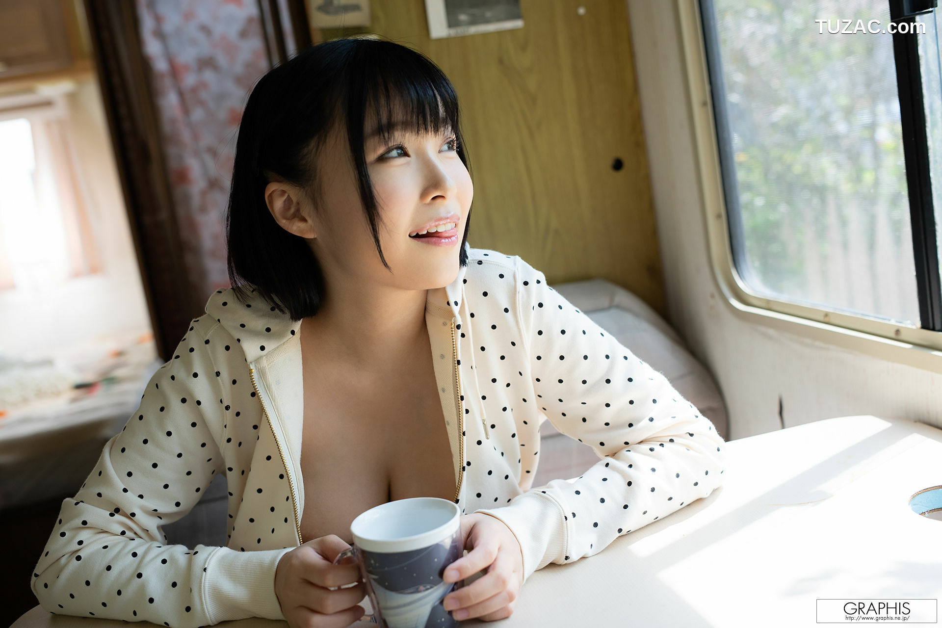 Graphis_河合あすな《Natural beauty melons!》 Gals 写真集[60P]
