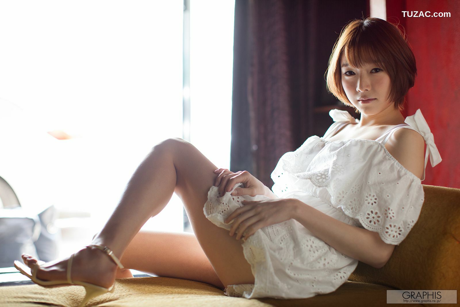 Graphis_涼川絢音/凉川绚音 First Gravure 初脱ぎ娘 写真集[39P]