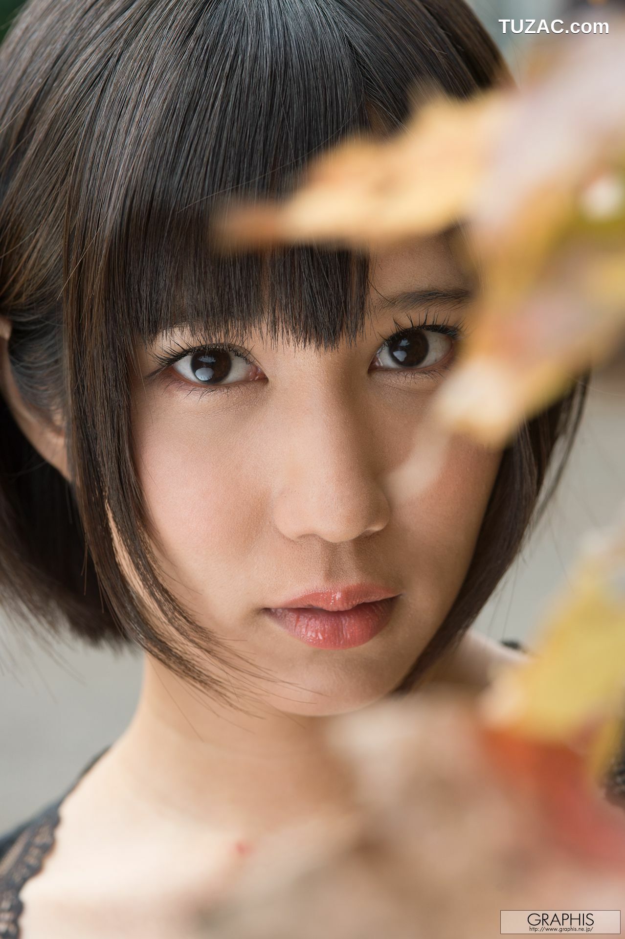 Graphis_湊莉久/凑莉久《Golden Curve》 Gals 写真集[20P]