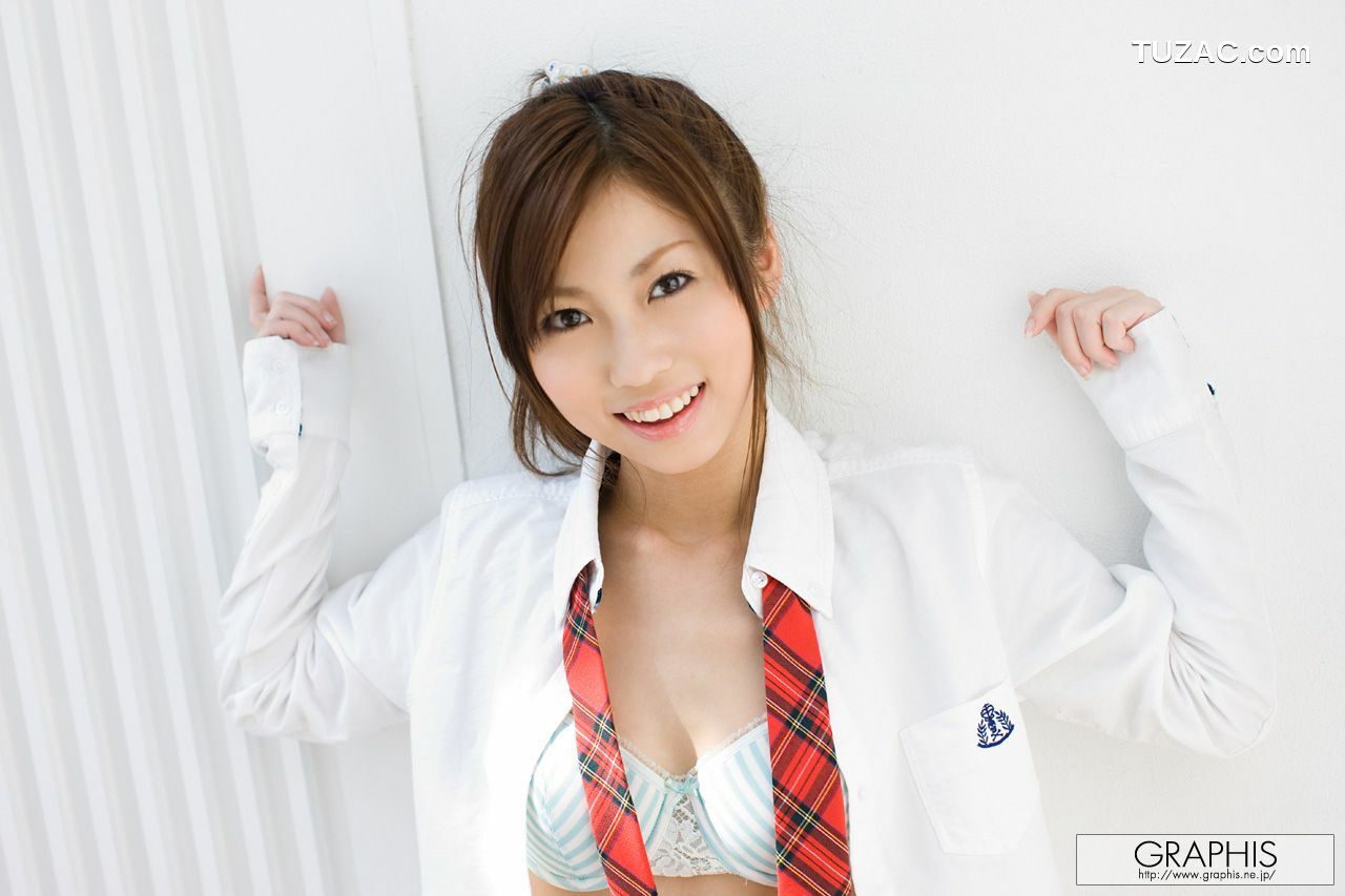Graphis_茅ヶ崎リサ/茅之崎里沙《Pure Sunflower》 Gals 写真集[34P]