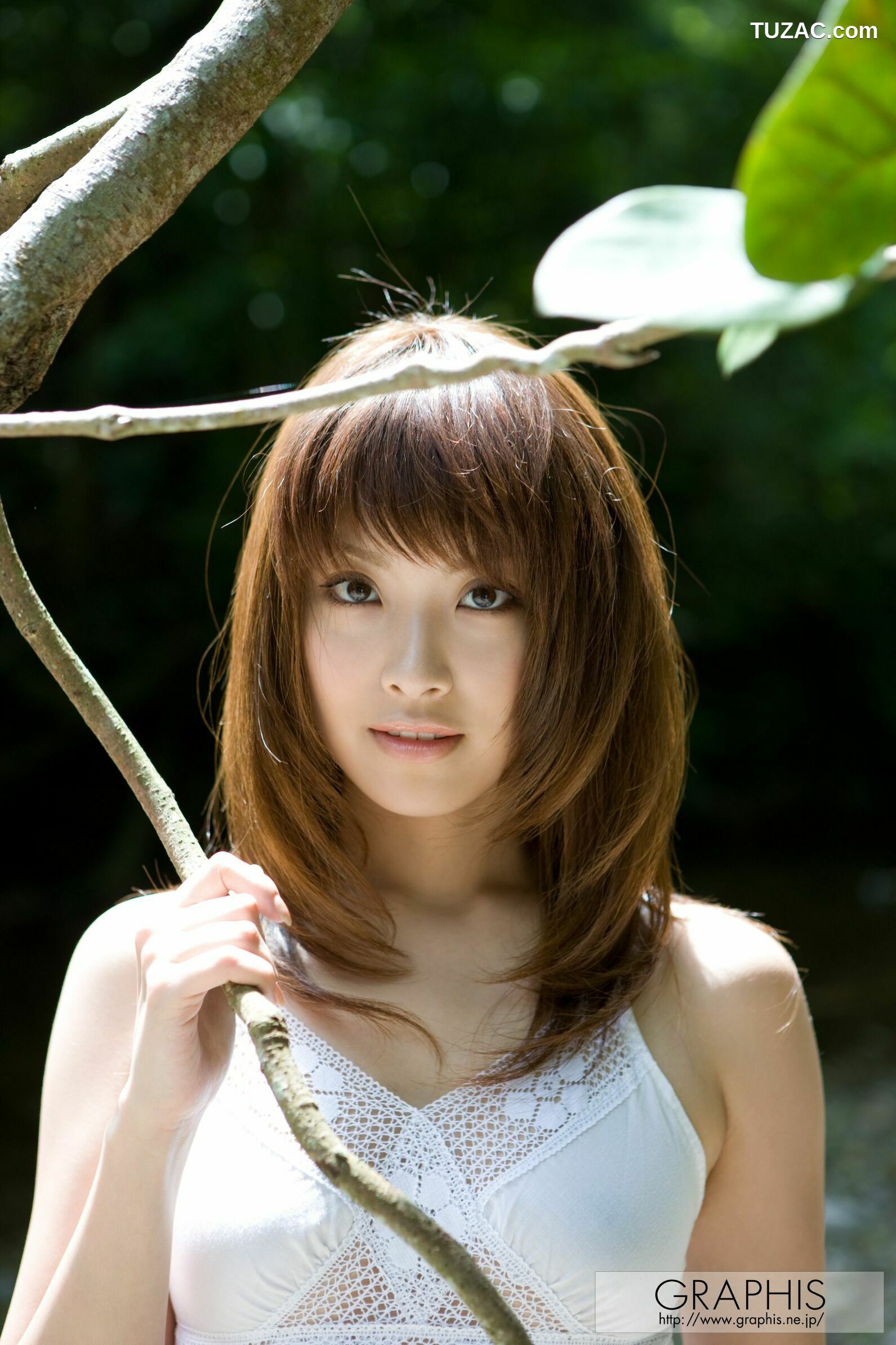 Graphis_雨音レイラ《Raindrops》 Special Contents 写真集[71P]
