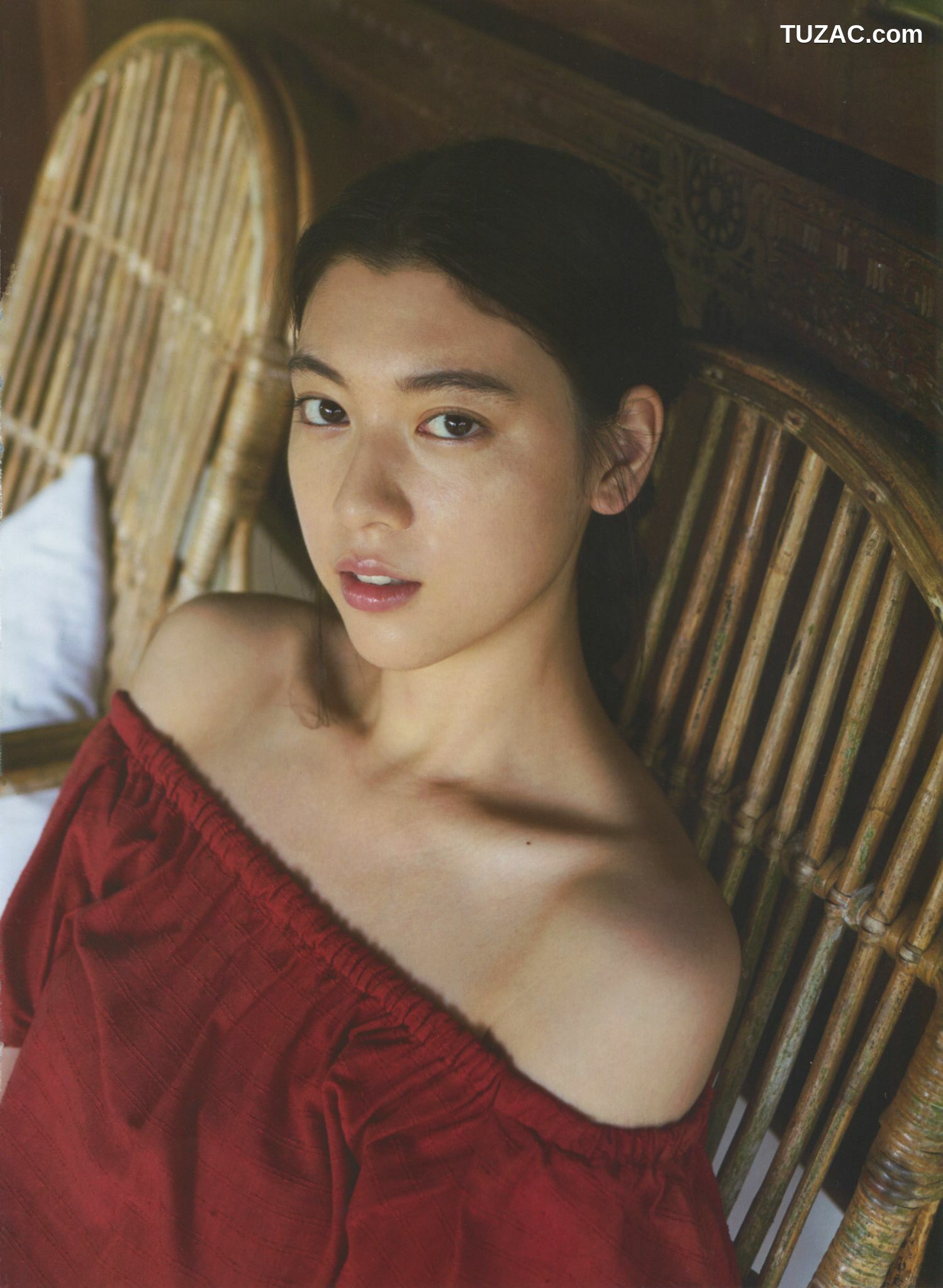 PB写真集_Ayaka Miyoshi 三吉彩花 《わたし》[135P]