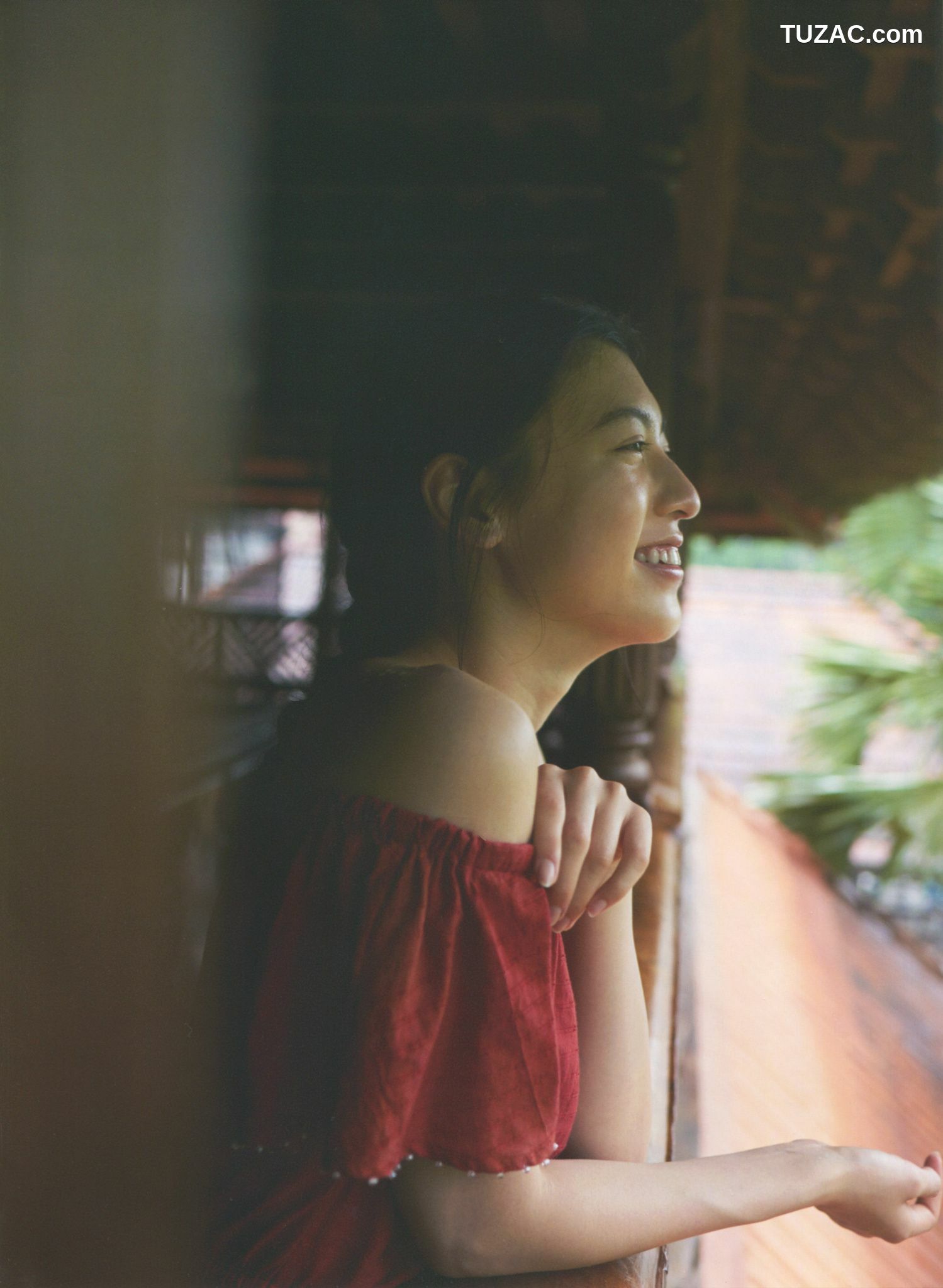 PB写真集_Ayaka Miyoshi 三吉彩花 《わたし》[135P]