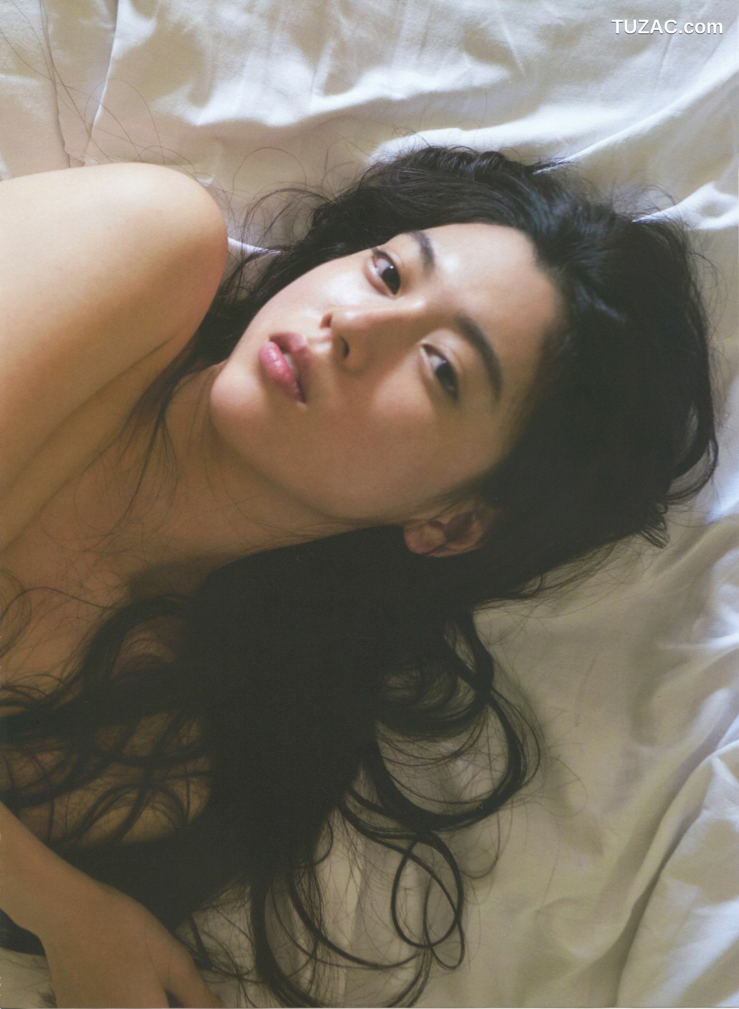 PB写真集_Ayaka Miyoshi 三吉彩花 《わたし》[135P]