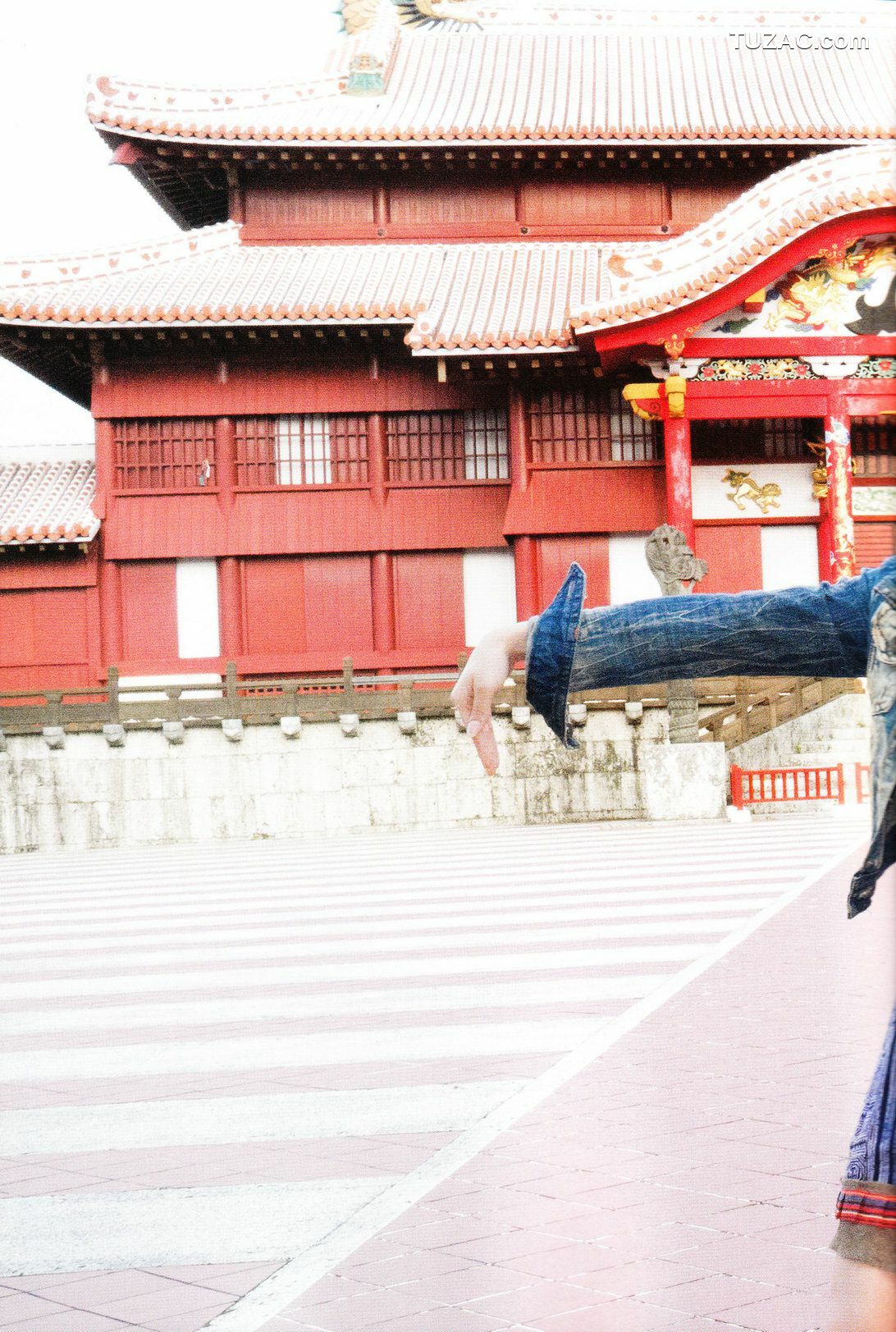 PB写真集_Sayaka Yamamoto 山本彩《みる神》 写真集[144P]