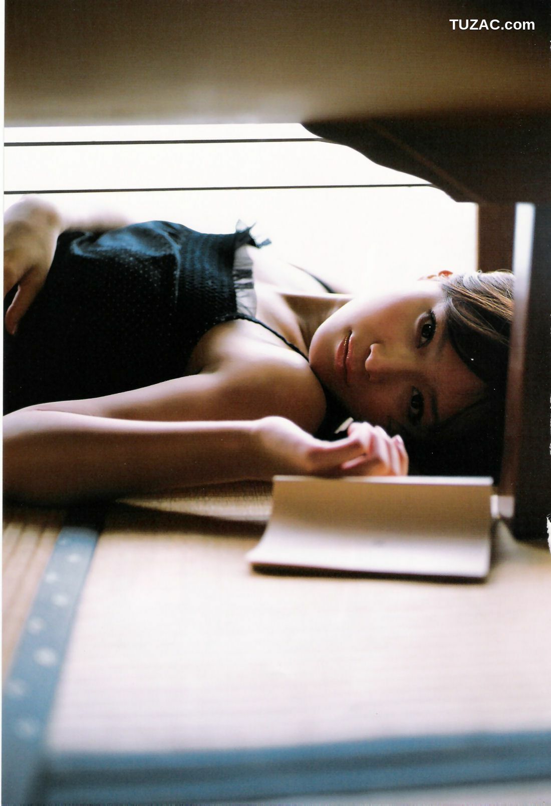 PB写真集_亀井絵里 《ERI》 写真集[134P]